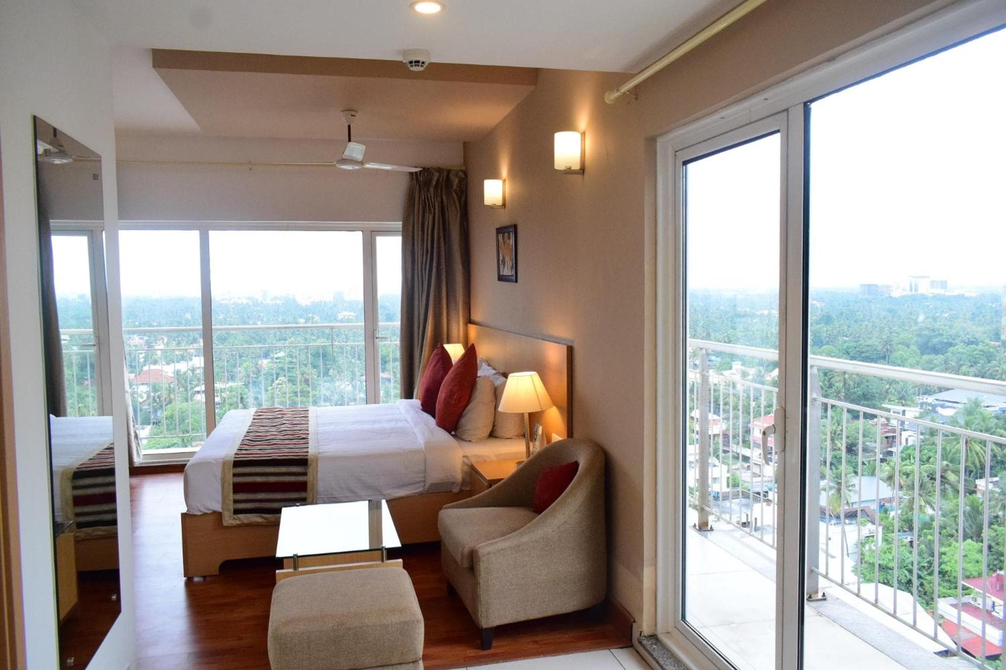Starlit Suites Kochi photo 2