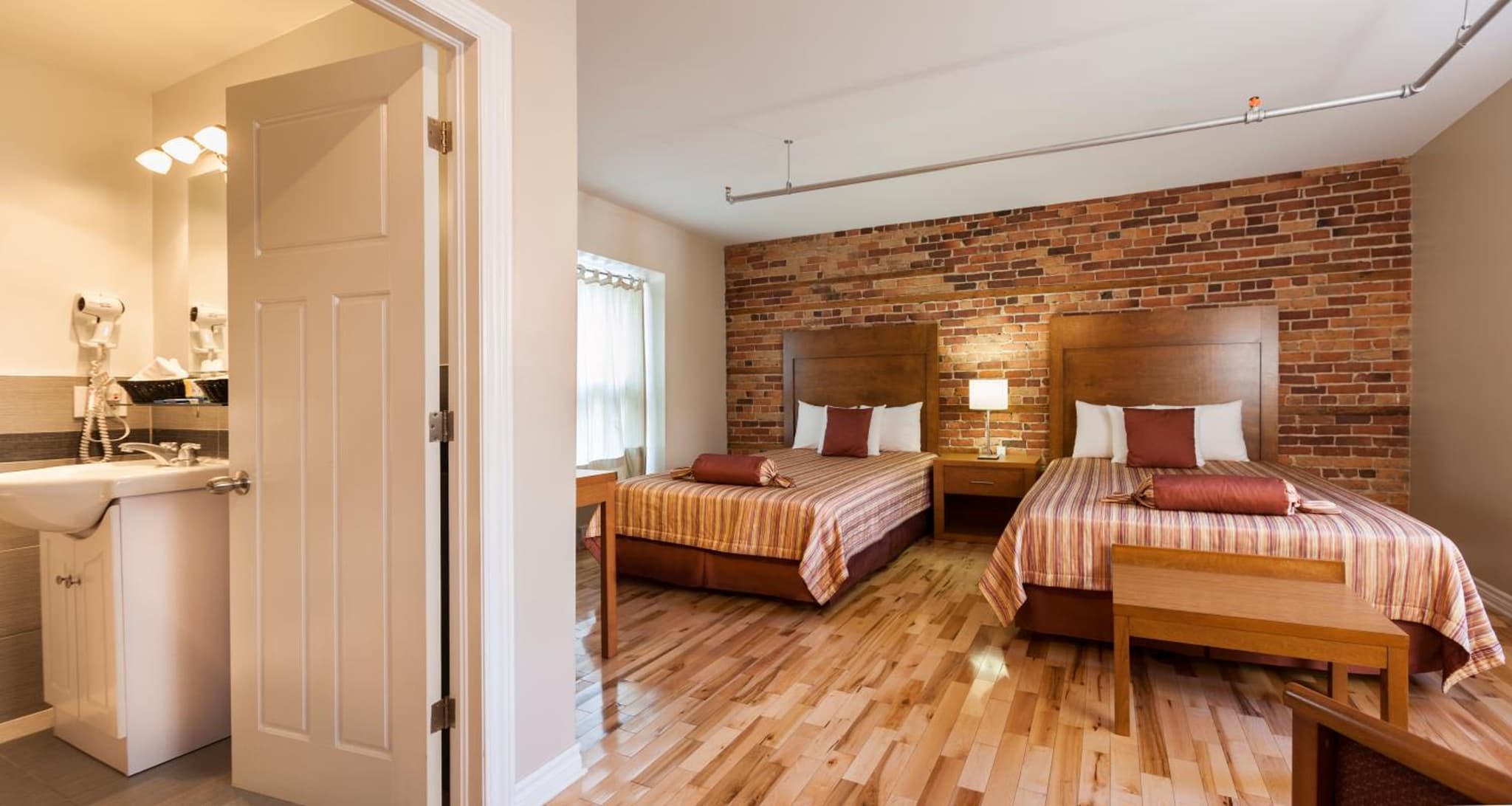 Hotel Quartier des Spectacles photo 6