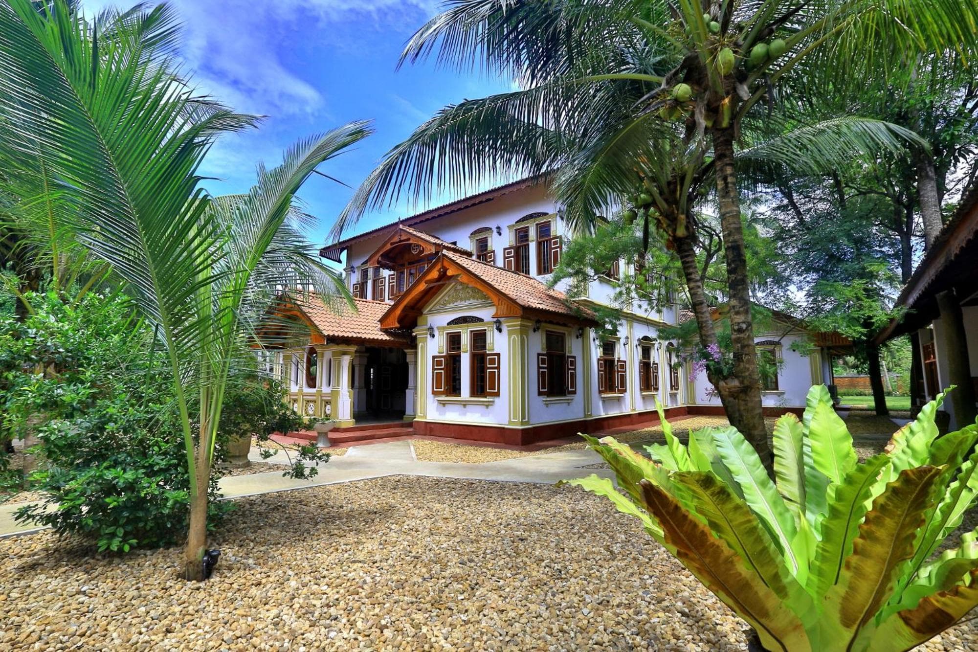 Sandali Walauwa photo 2