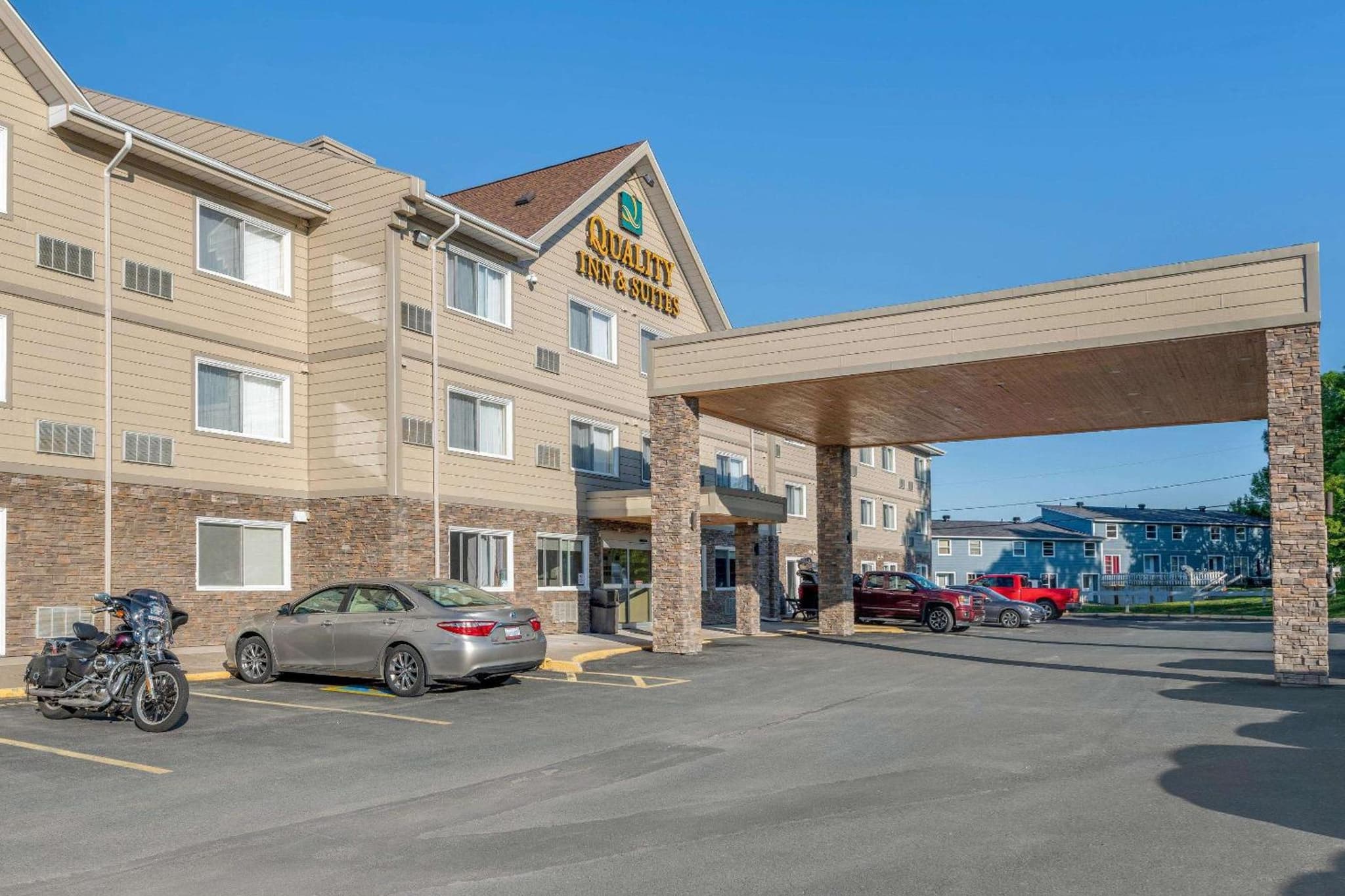 Quality Inn & Suites photo 8