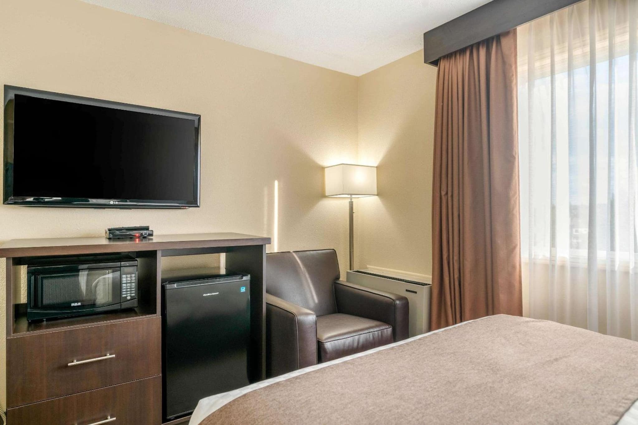 Quality Inn & Suites photo 7