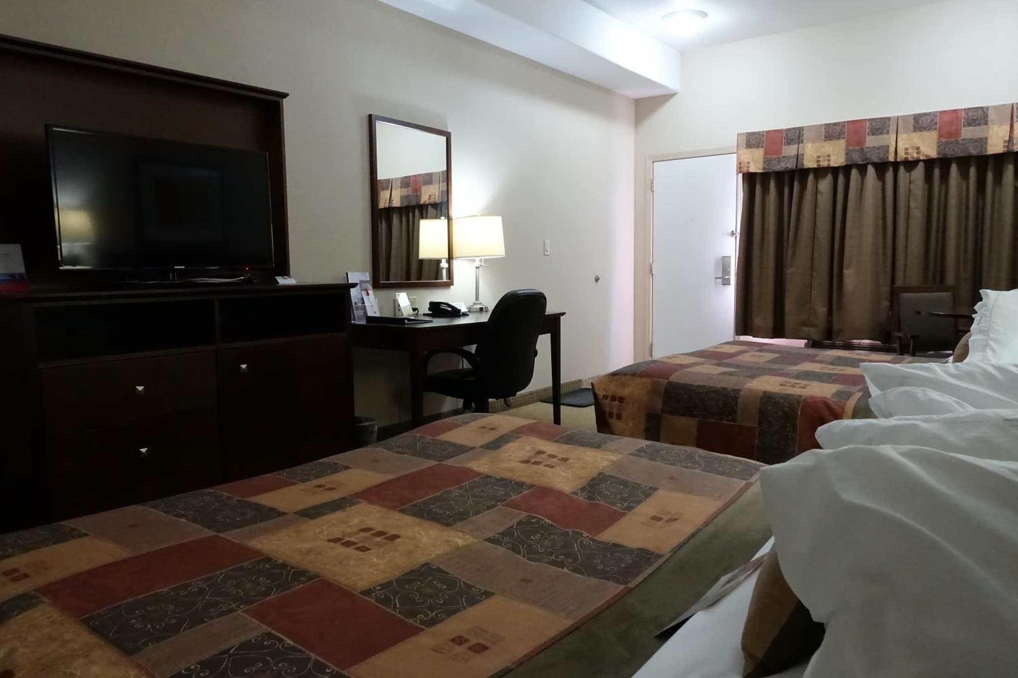 Ramada by Wyndham Weyburn photo 4