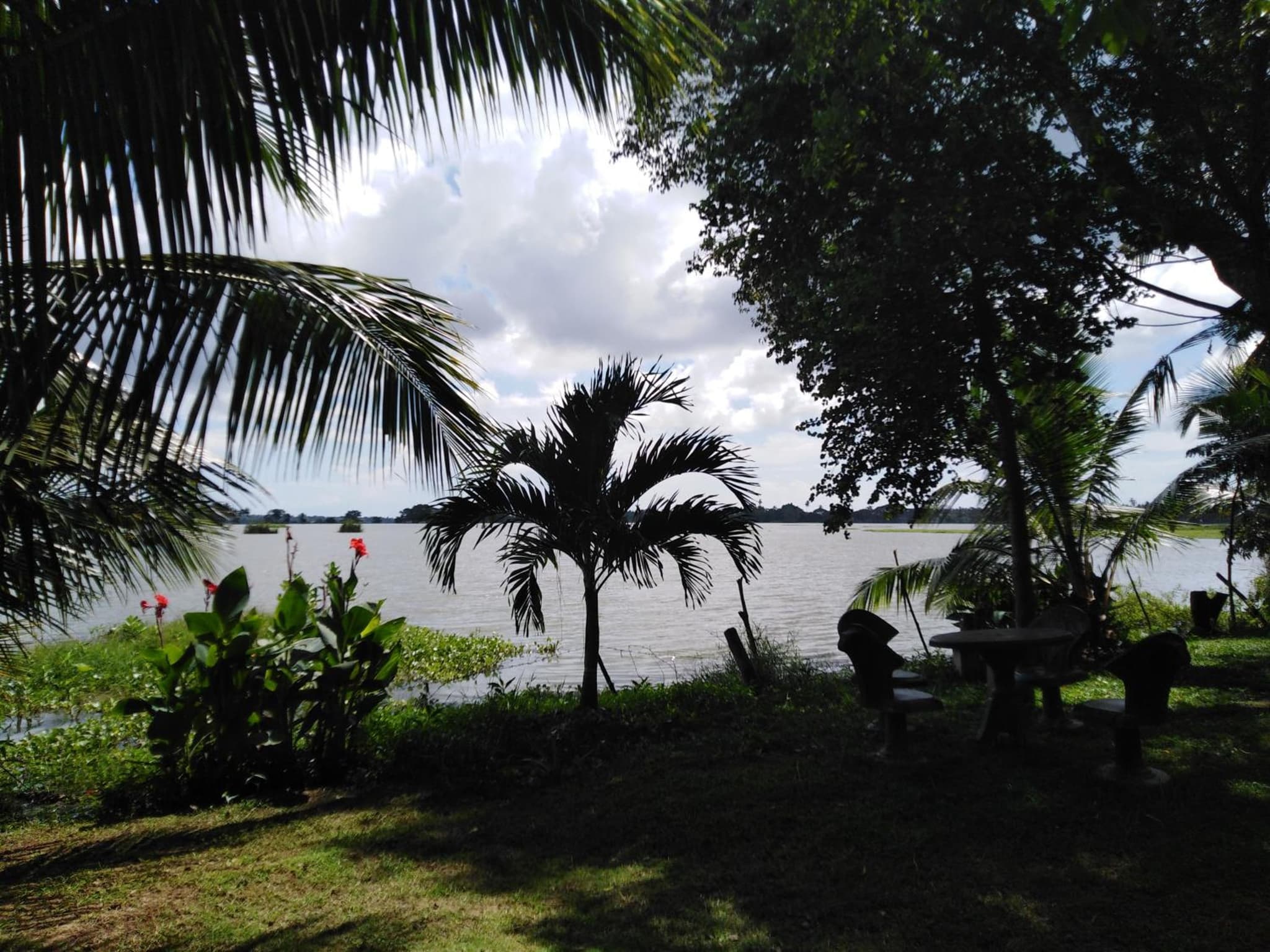 LakeSide Cabana Tissamaharama photo 8