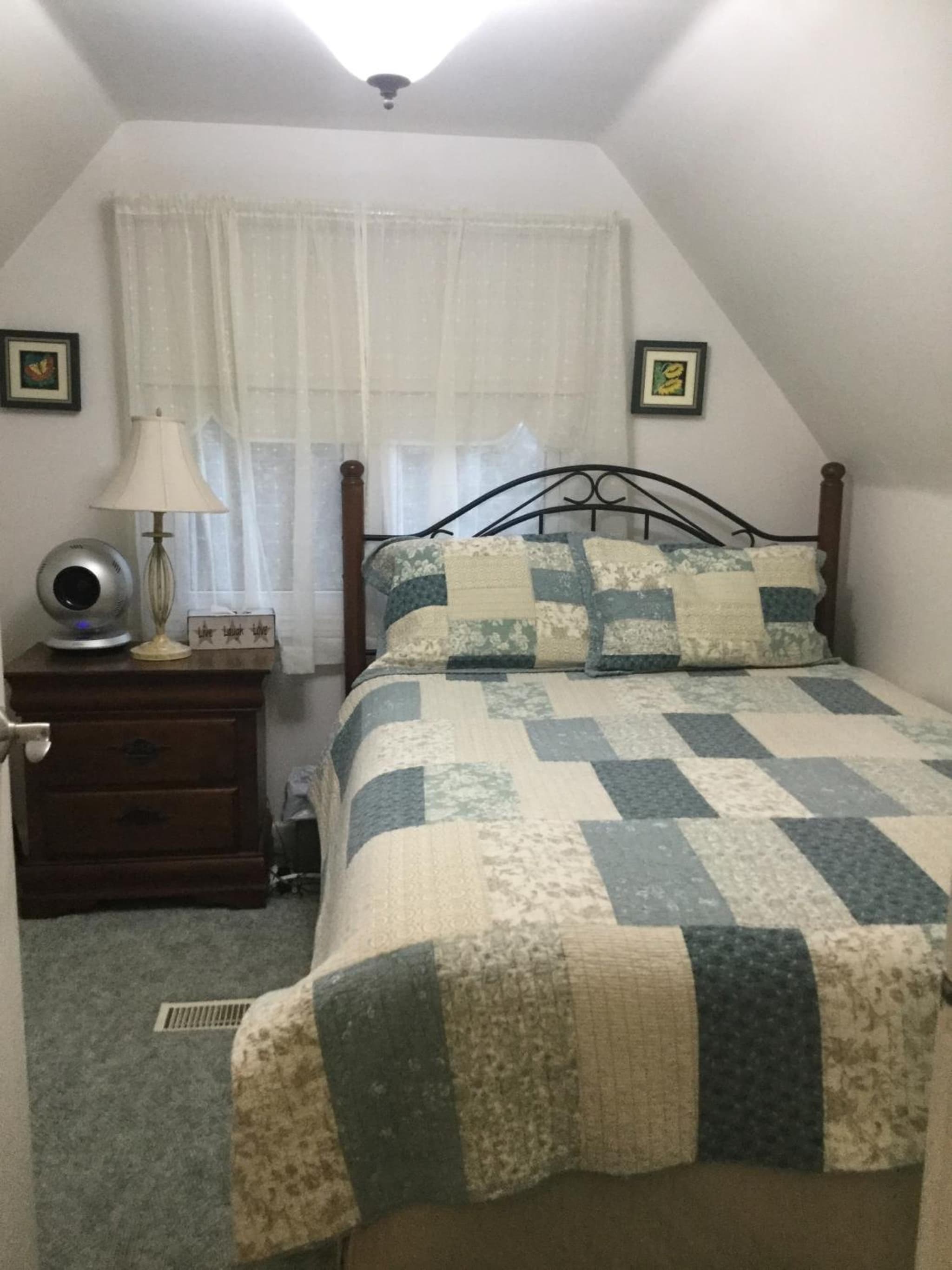 Burley's Executive Garden Suite photo 2