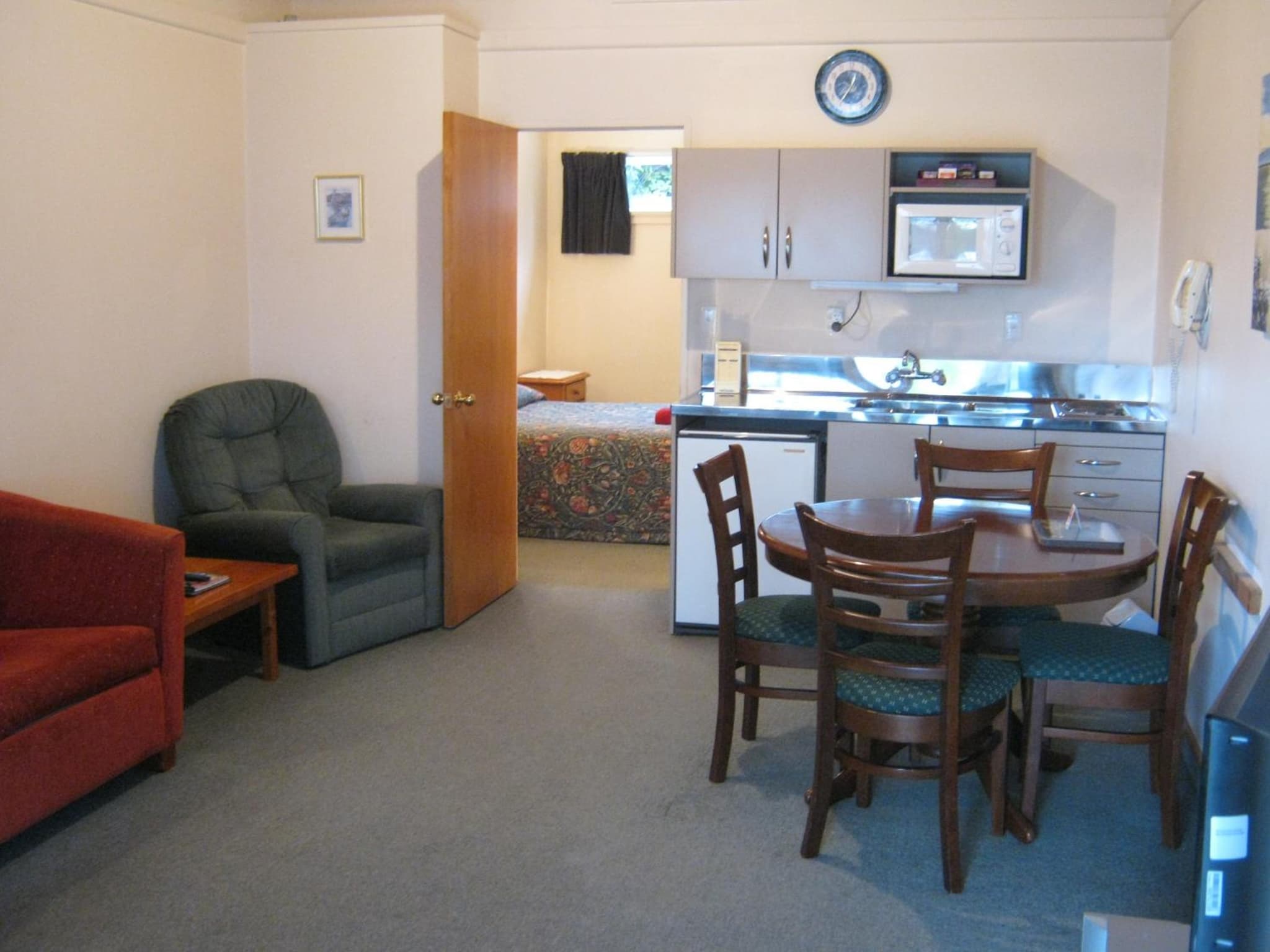 Blue Dolphin Motel photo 7
