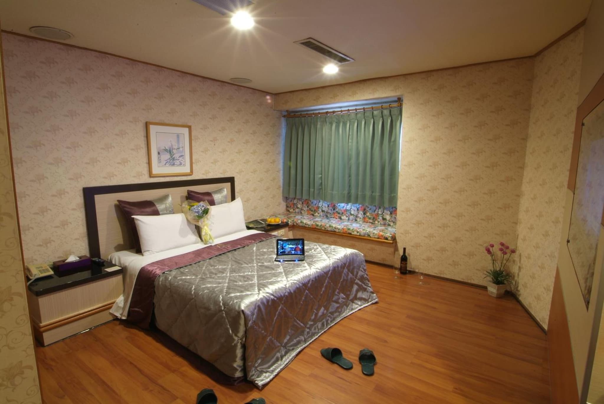 Left Bank Hotel photo 4