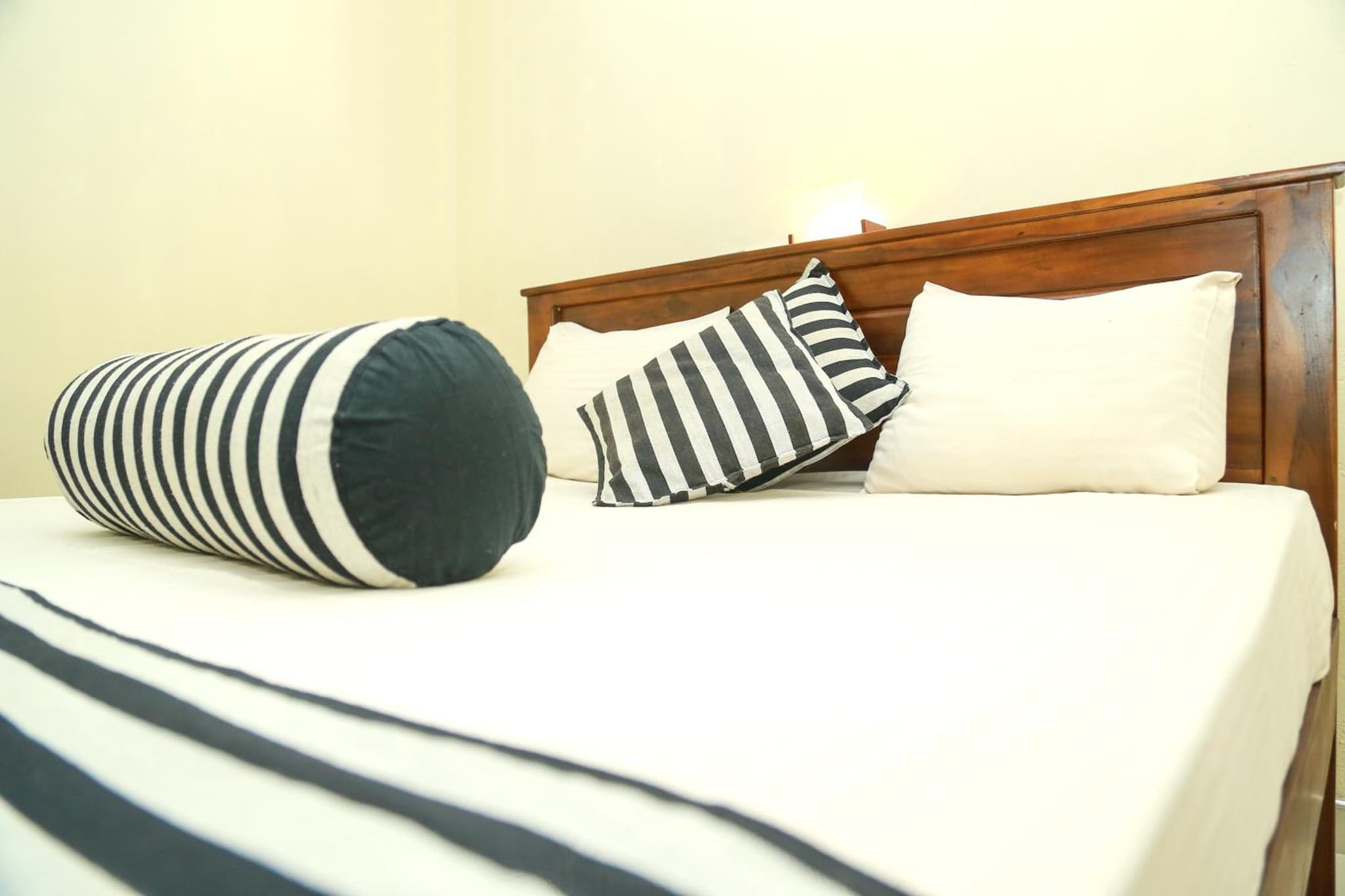 Amara Guest photo 3