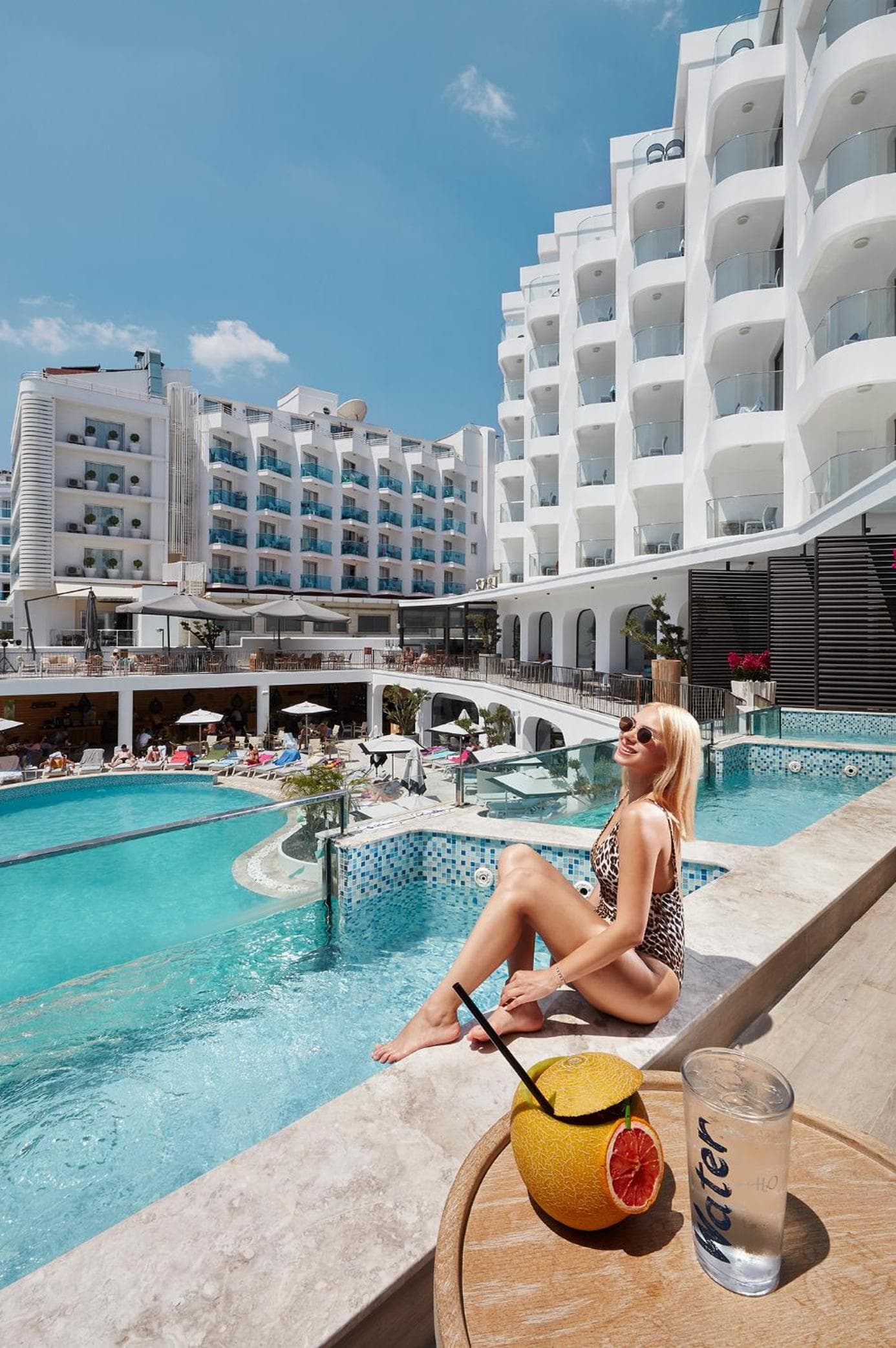 Lalila Blue Suites photo 3