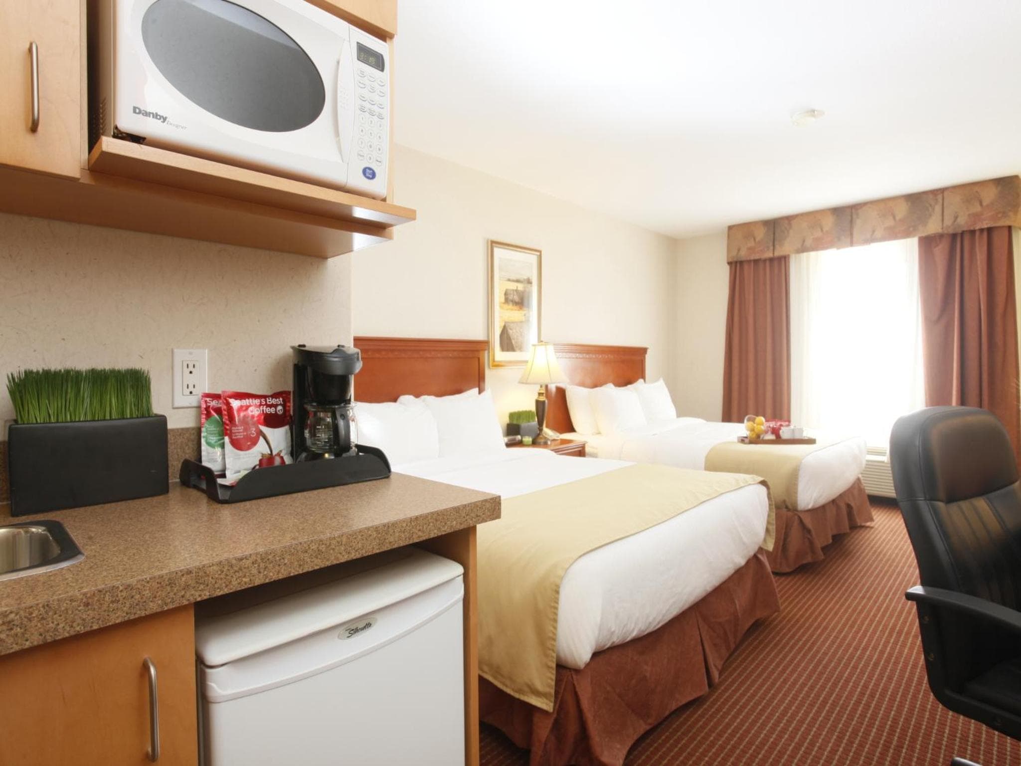 Stonebridge Hotel Dawson Creek photo 5