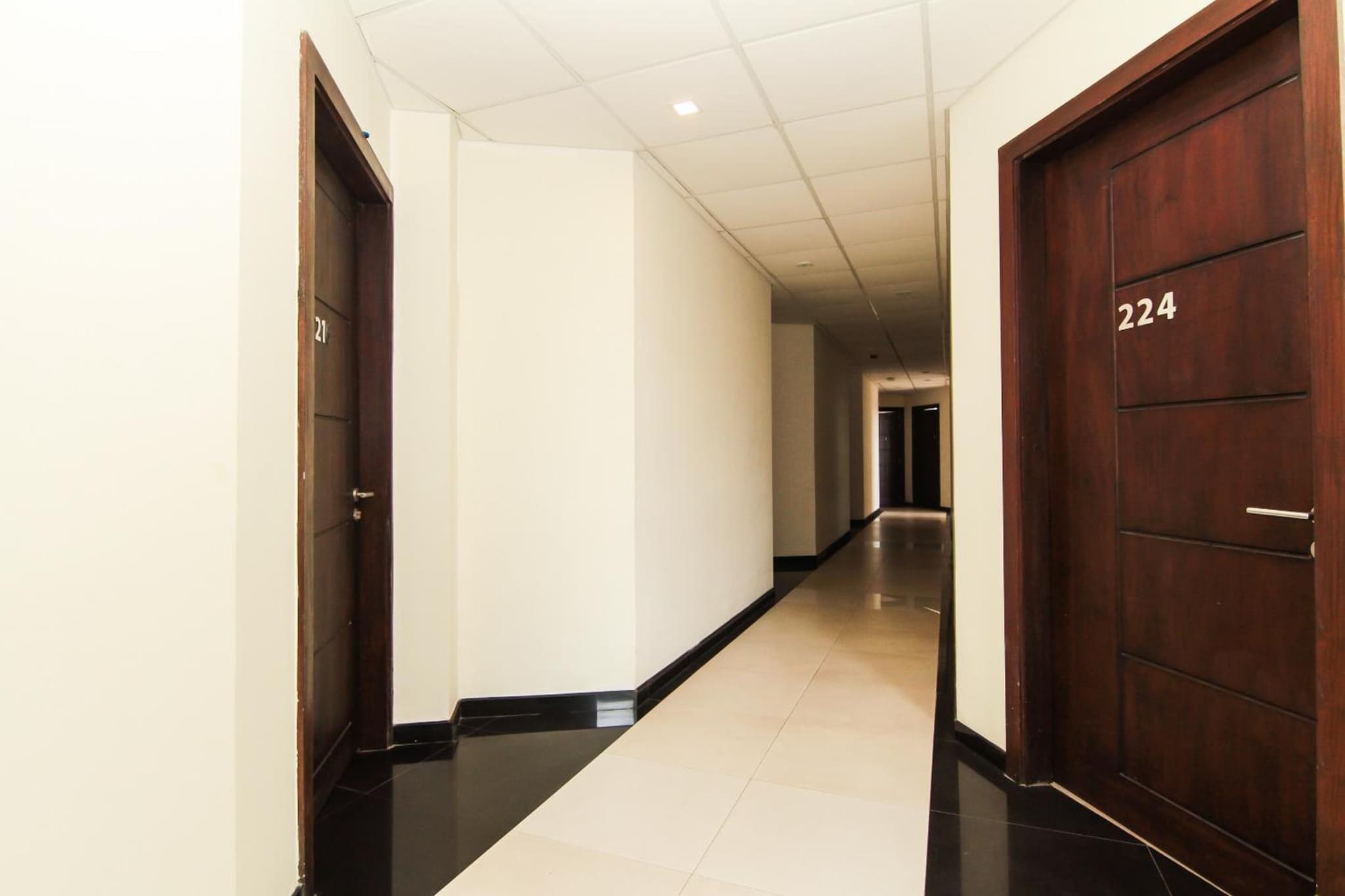 Saninro Hotel - Ragama photo 9