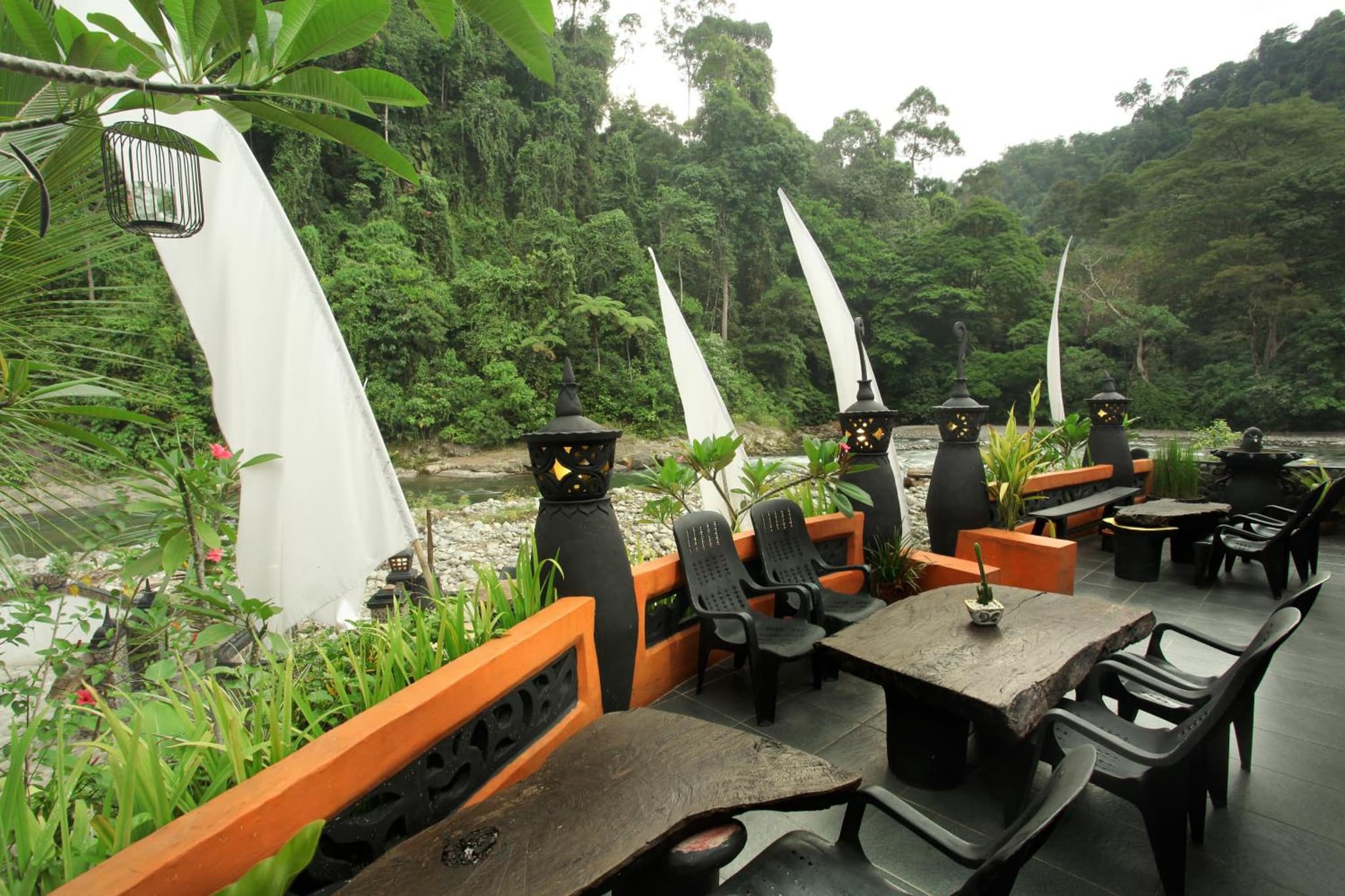 Jungle Inn Bukit lawang photo 2