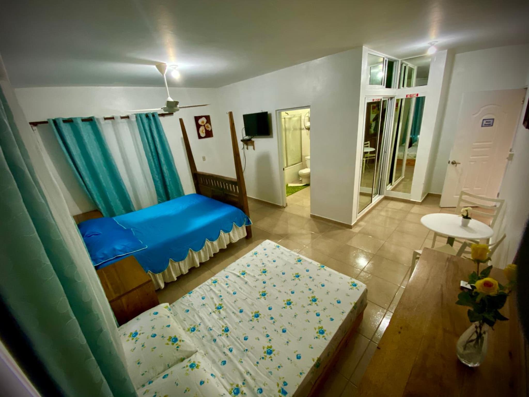 El Malecon B&B Hotel photo 7