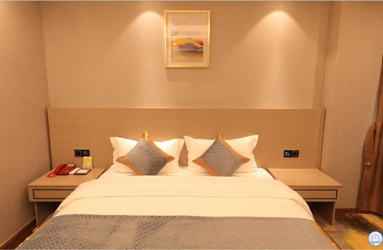 Five Rams City Hotel photo 2