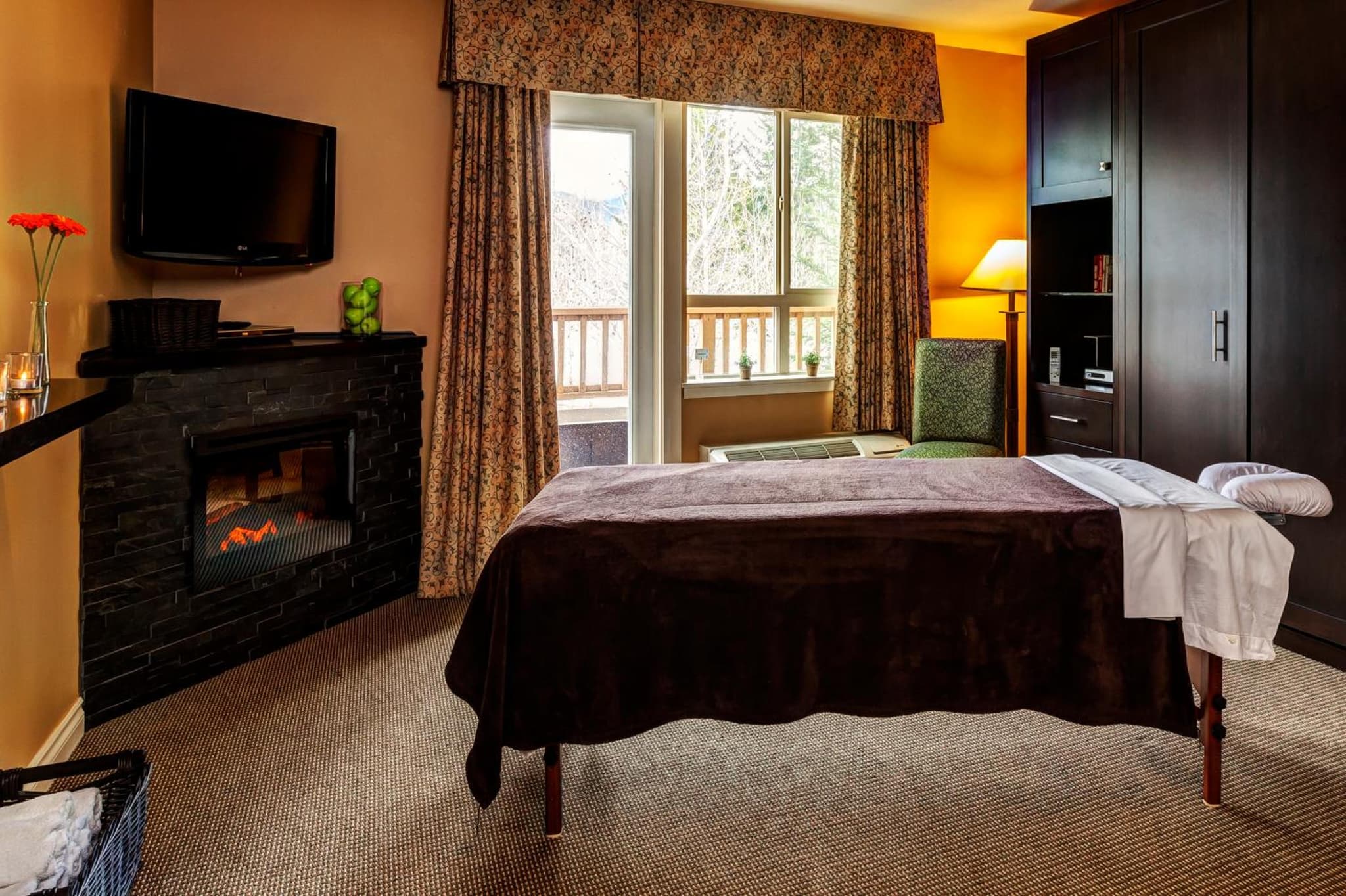Pemberton Valley Lodge photo 9