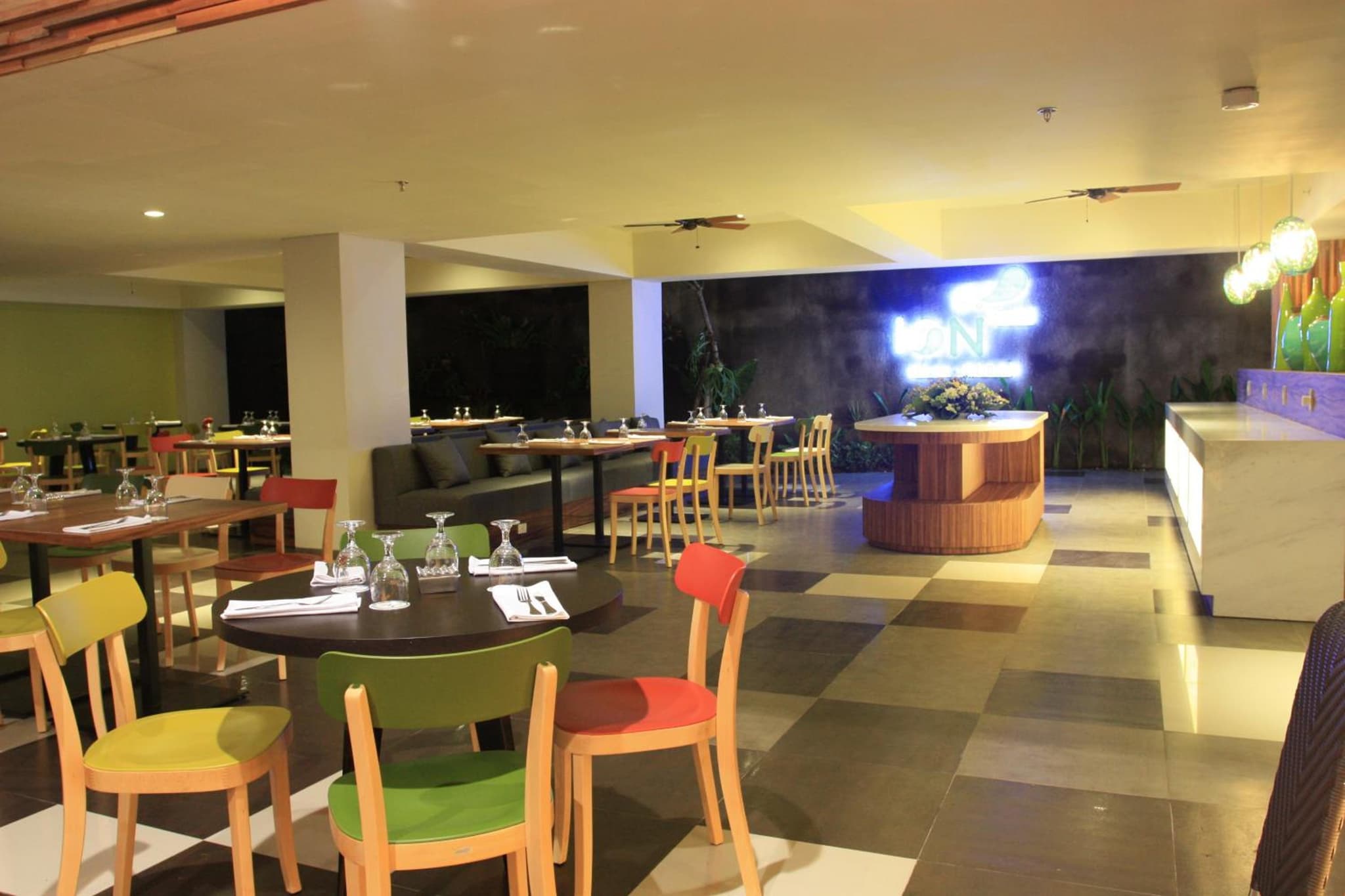 dining