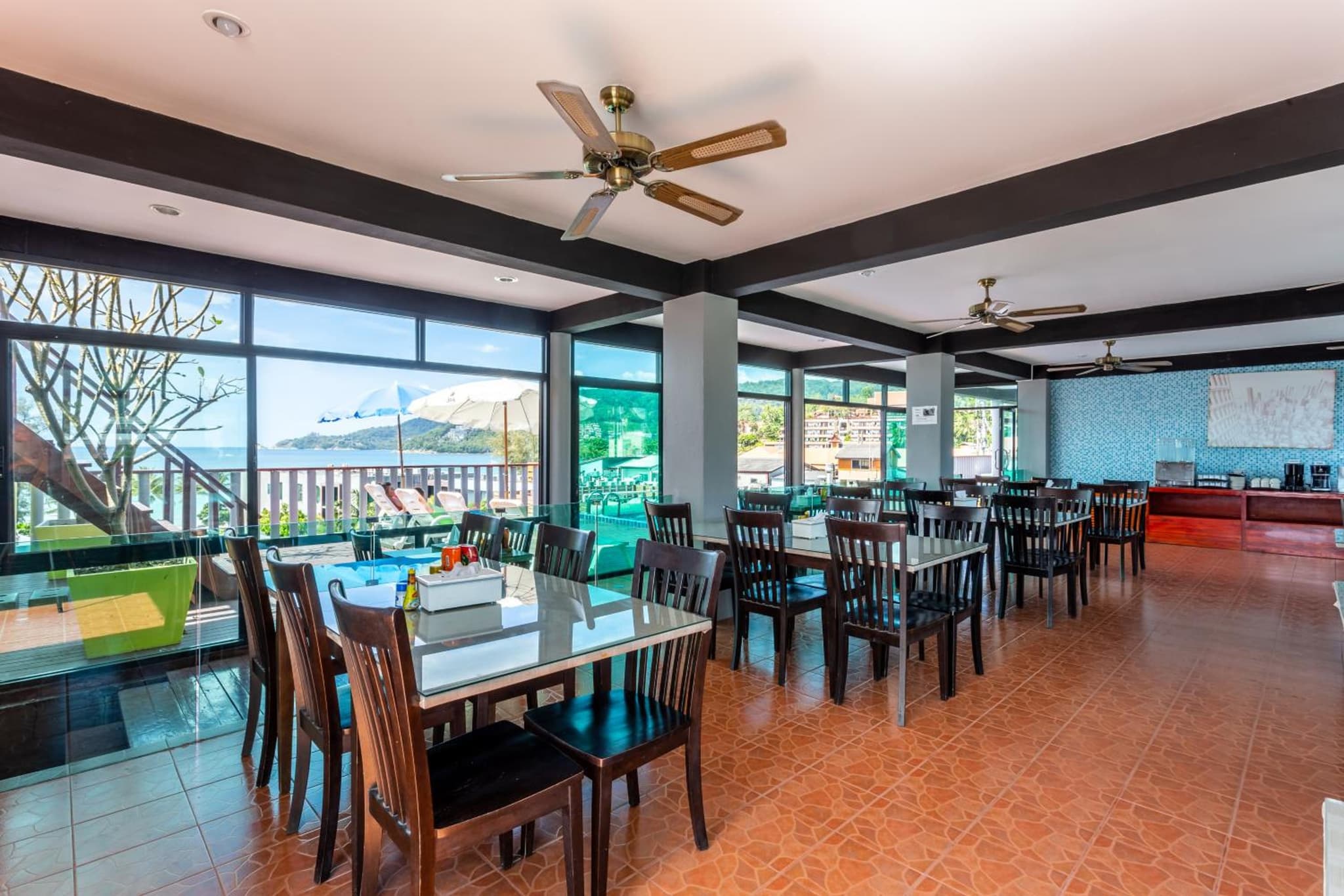 7Q Patong Beach Hotel photo 6