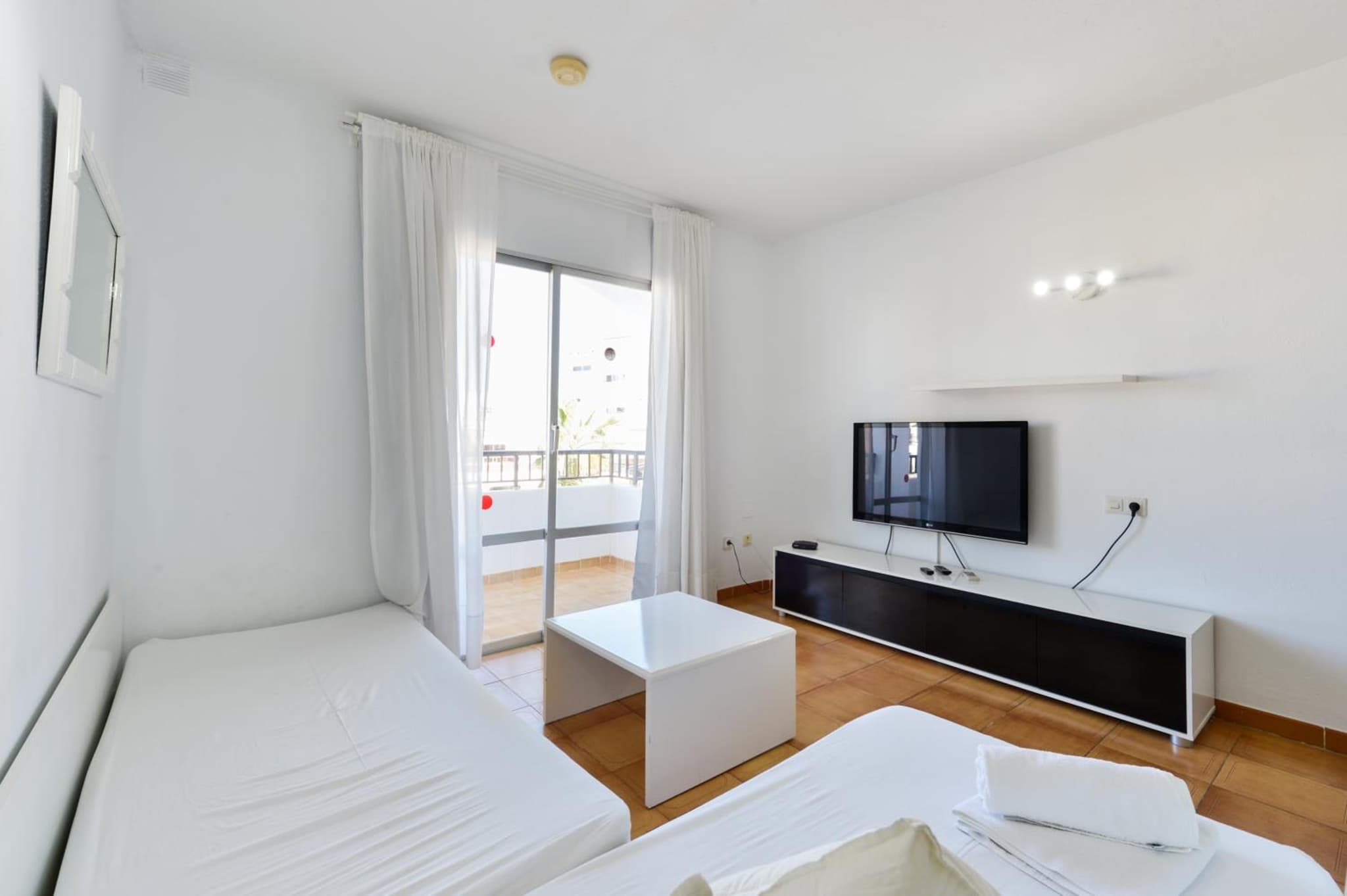 Apartamentos San Antonio Beach photo 9