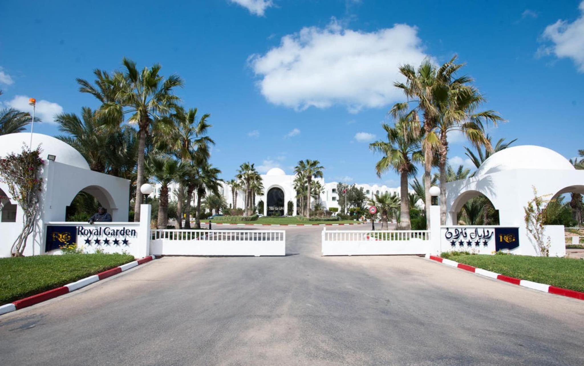Royal Garden Palace - Families and Couples