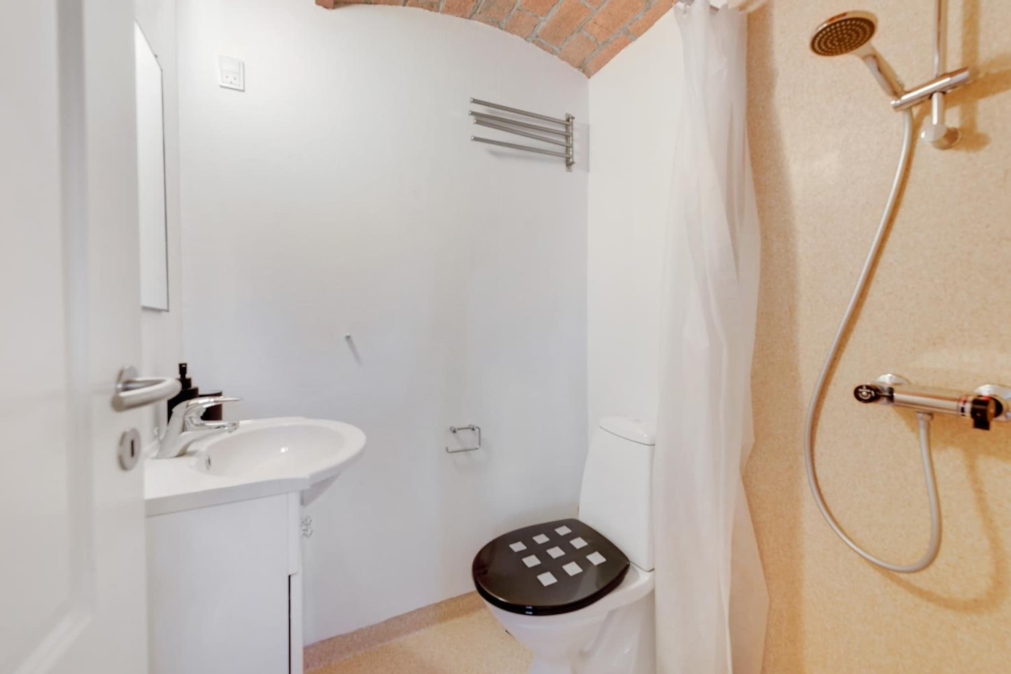 Adventure Park Apartments photo 9