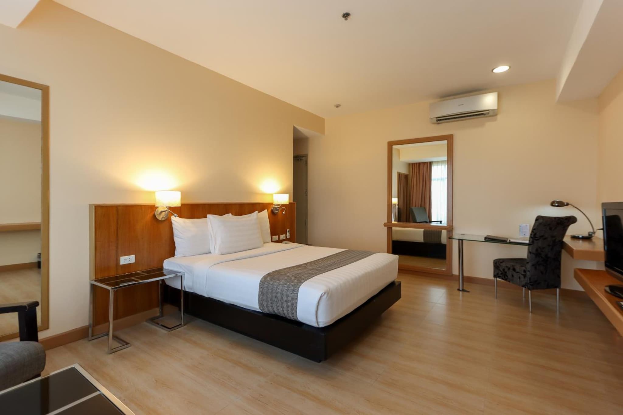Paseo Premiere Hotel photo 5