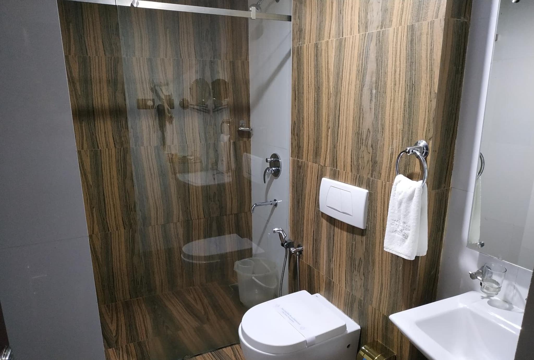 KGA Elite Continental Hotel photo 3