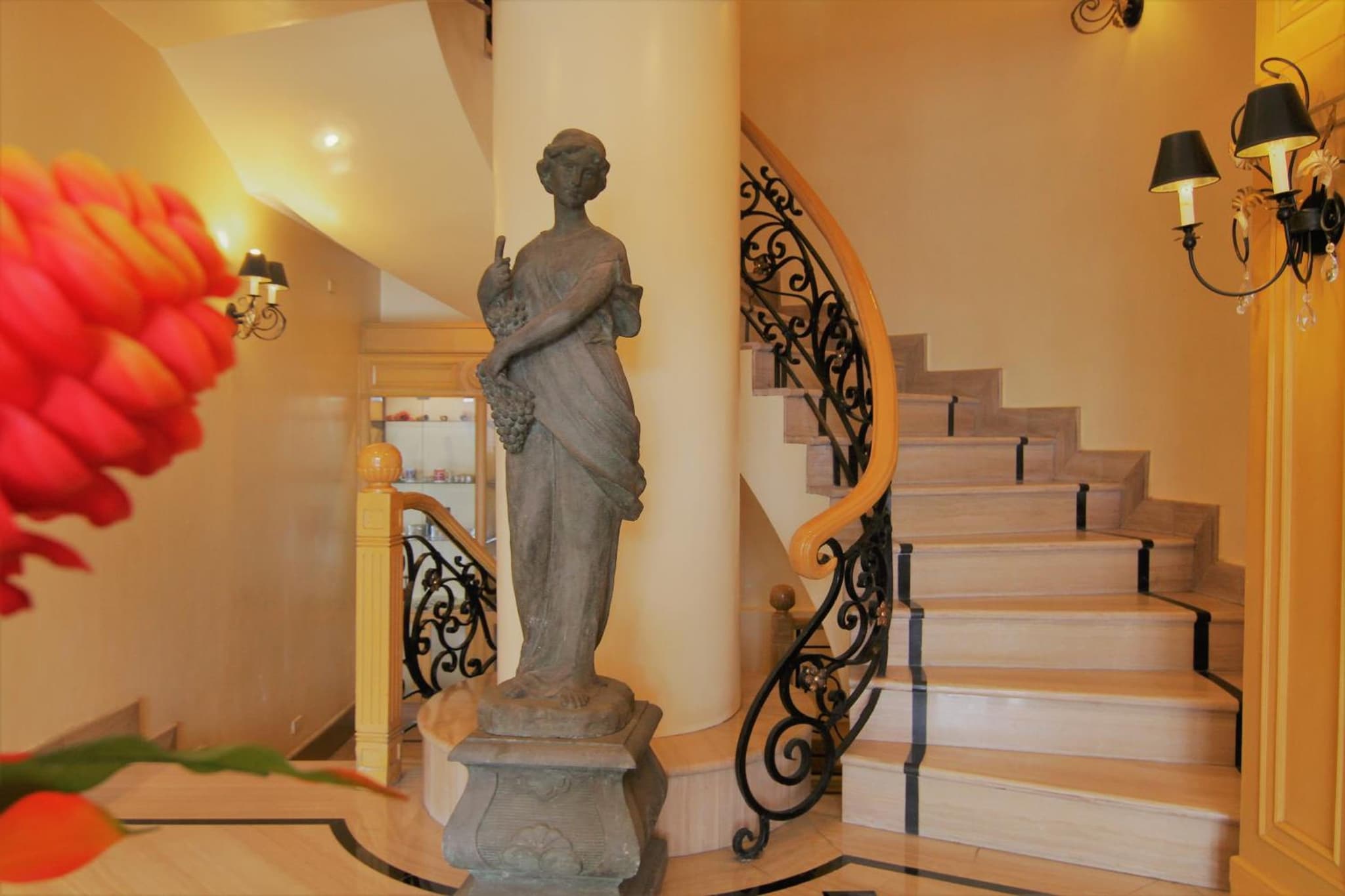 The Grand Dame Hotel photo 5
