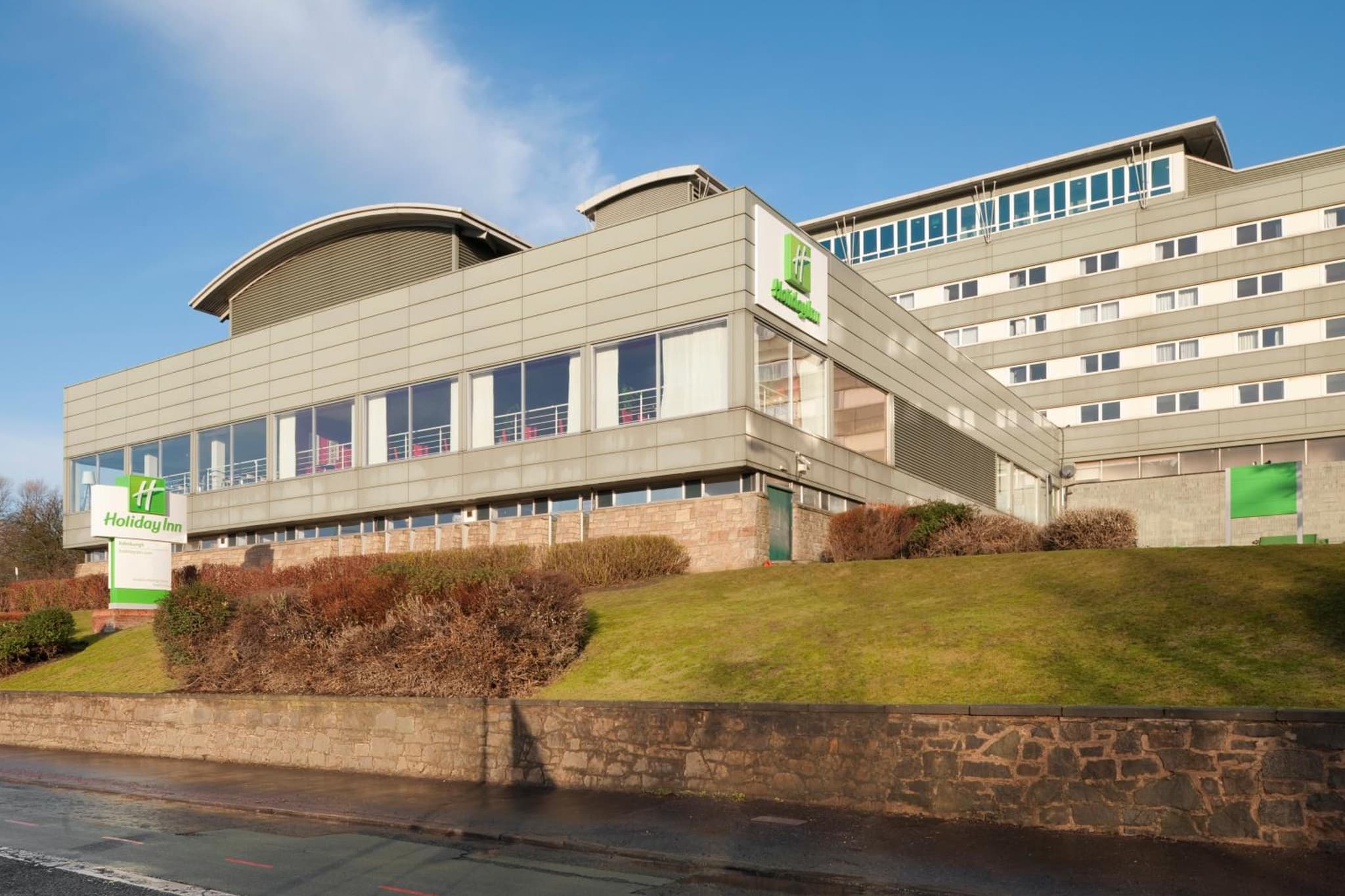 Holiday Inn Edinburgh Zoo by IHG