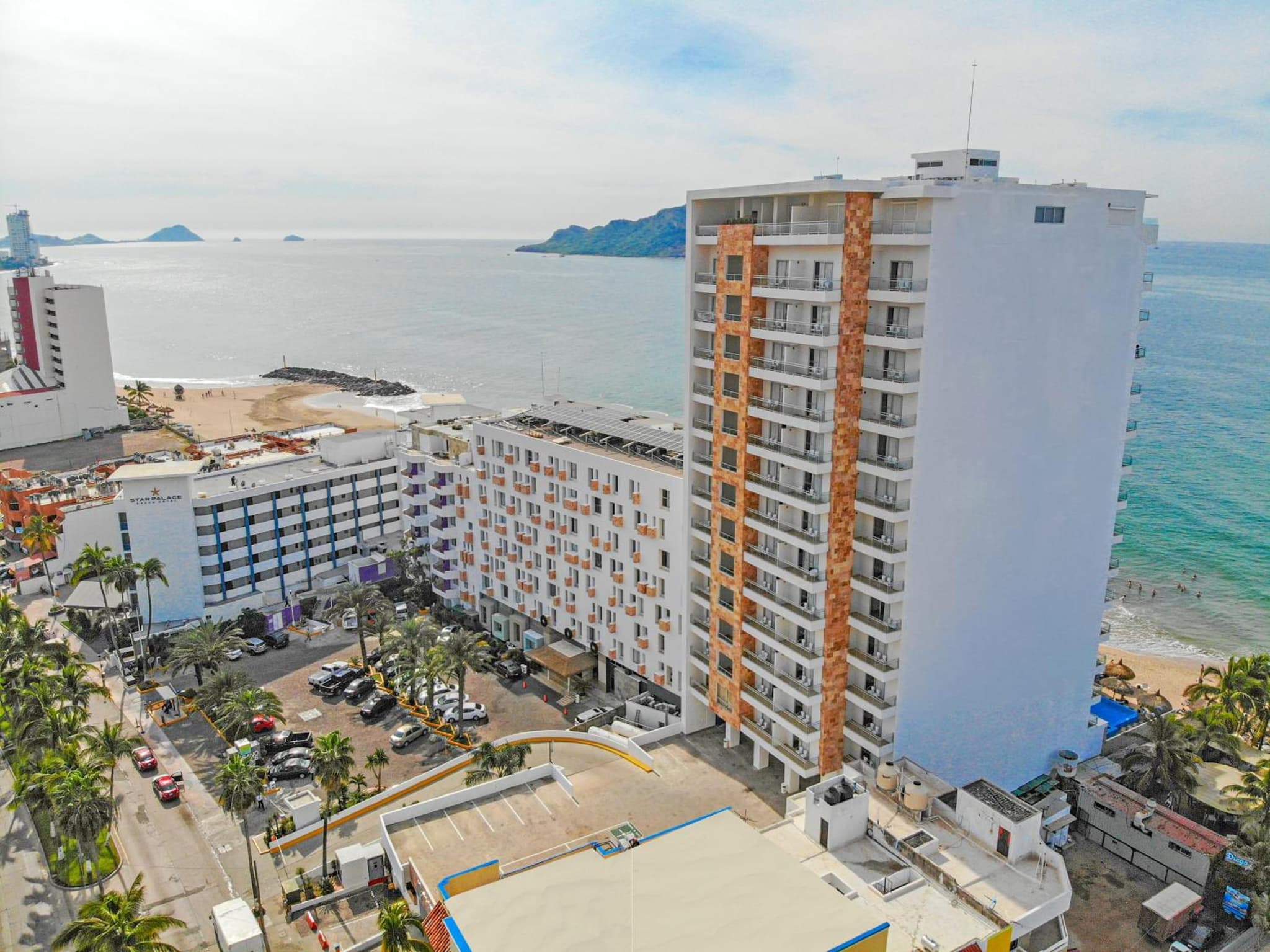 Pacific Palace Beach Tower Hotel photo 2