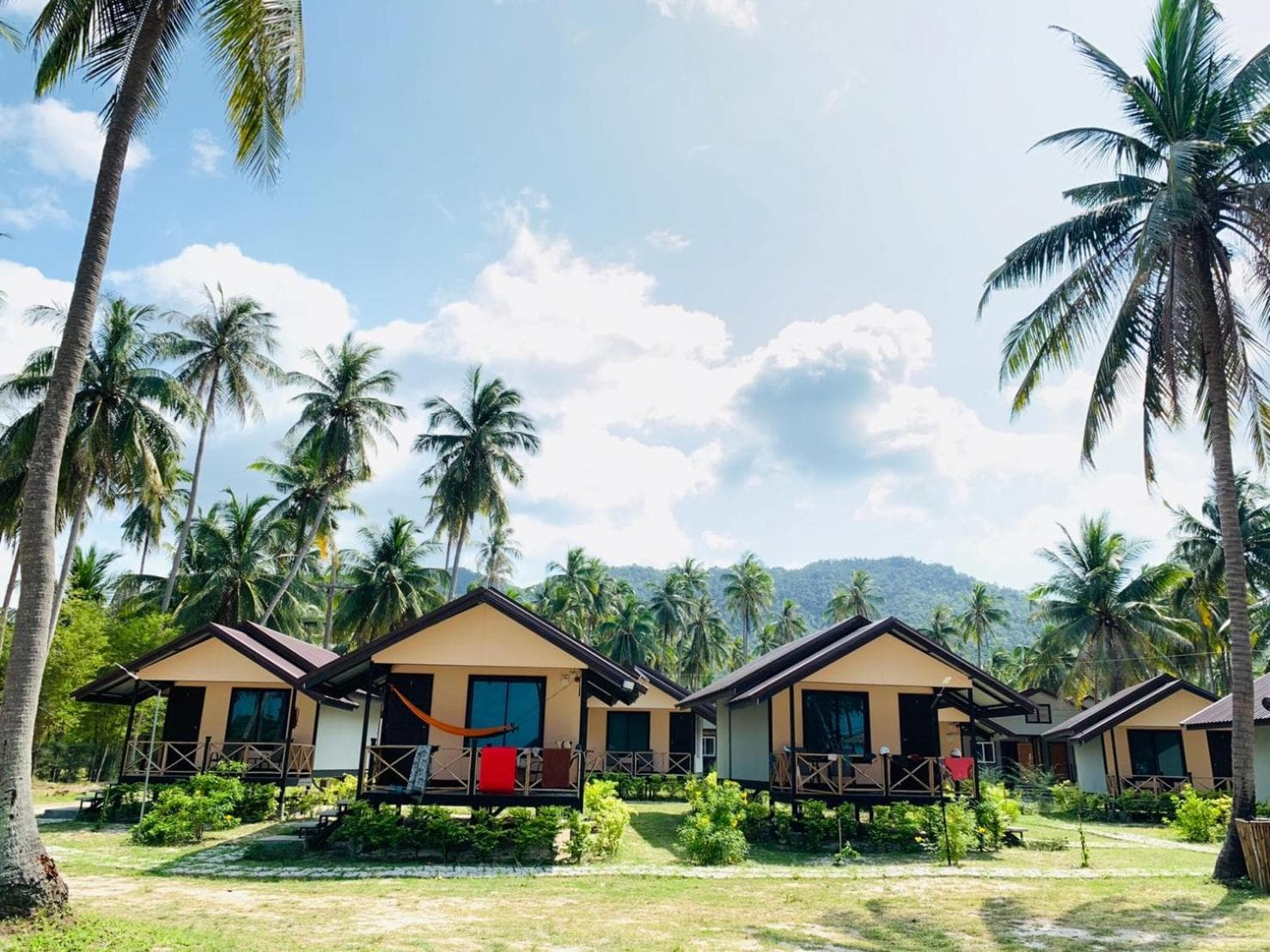 Phangan Chalet Bungalow & House