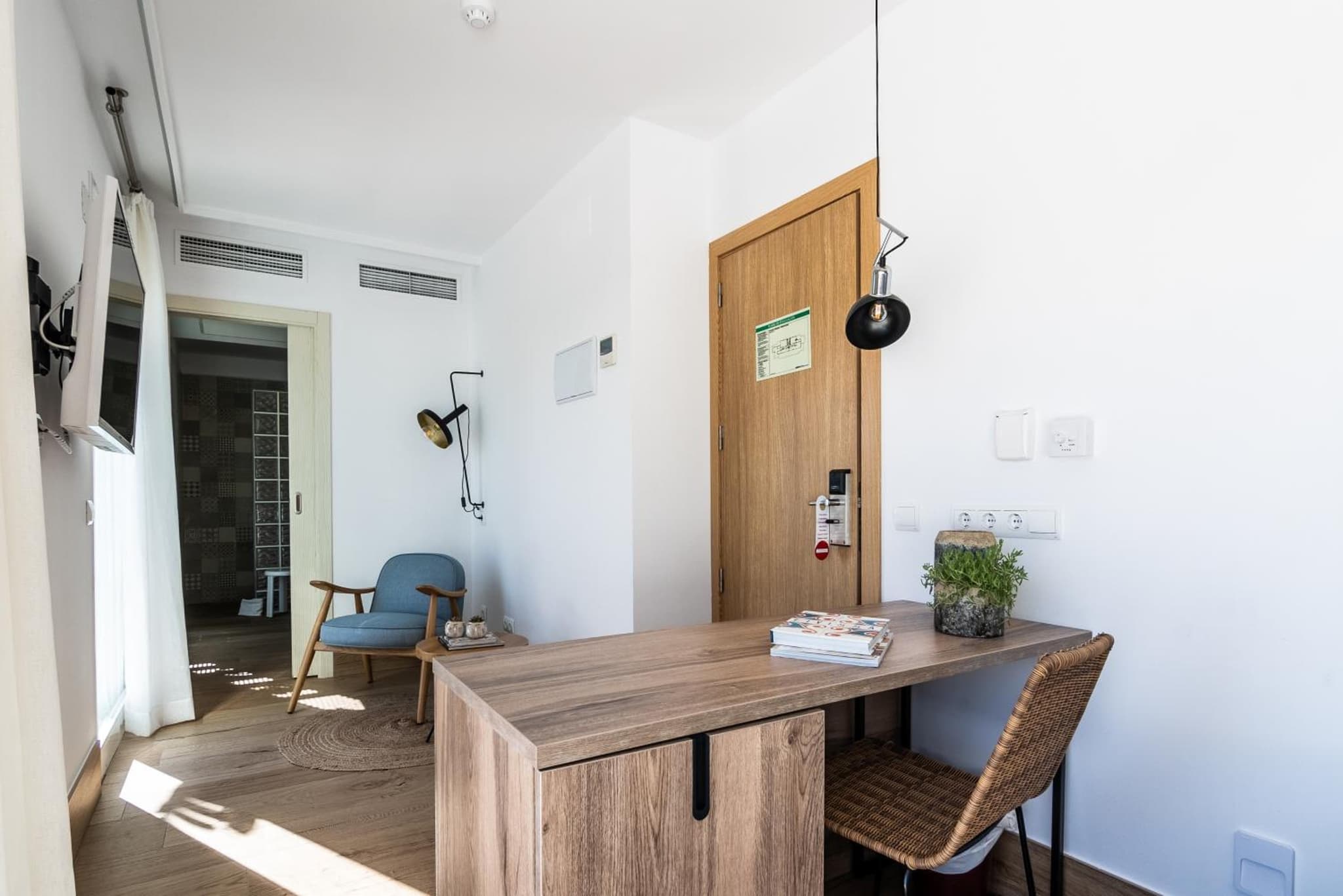 Lux Isla photo 8