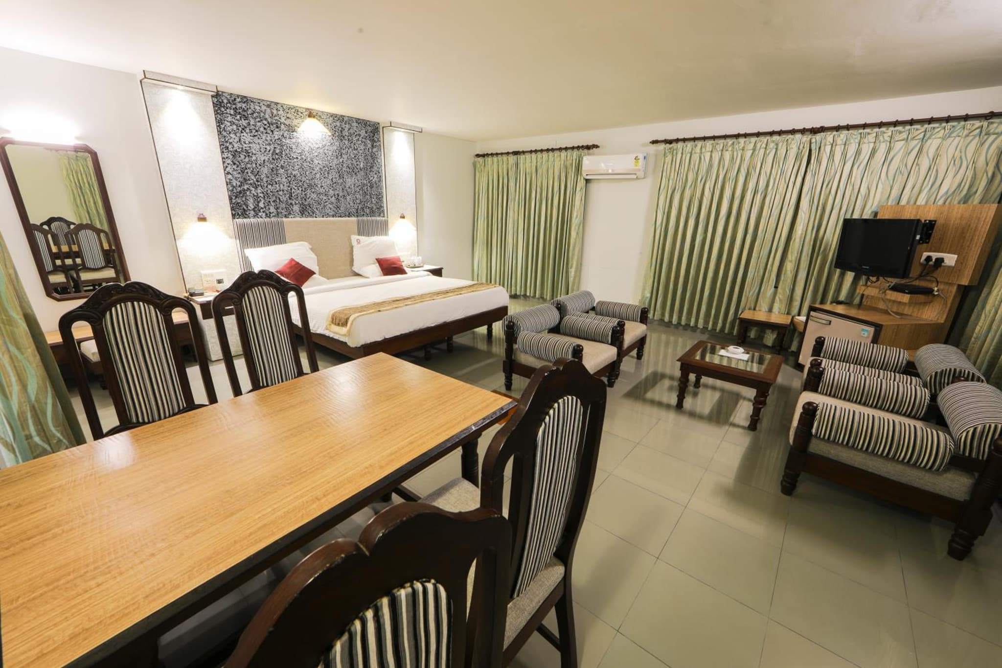 Bharat Hotel photo 8