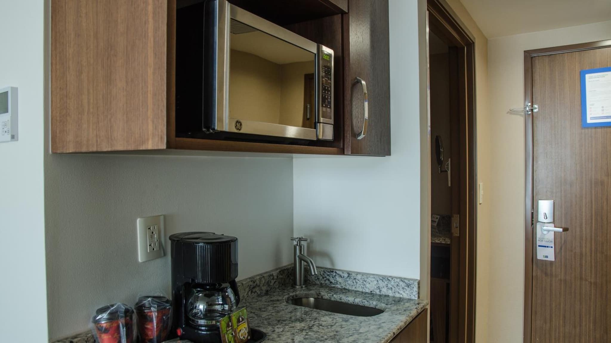 Holiday Inn Express and Suites Celaya by IHG photo 2