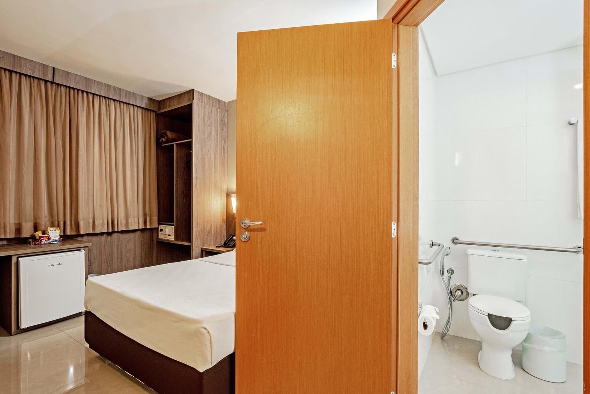 Slim Hotel Curitiba Av das Torres photo 5