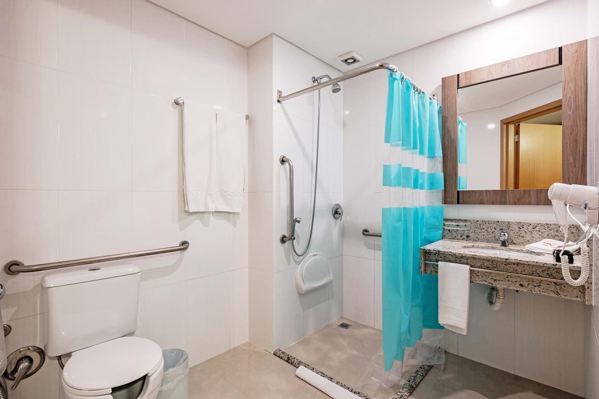 Slim Hotel Curitiba Av das Torres photo 4