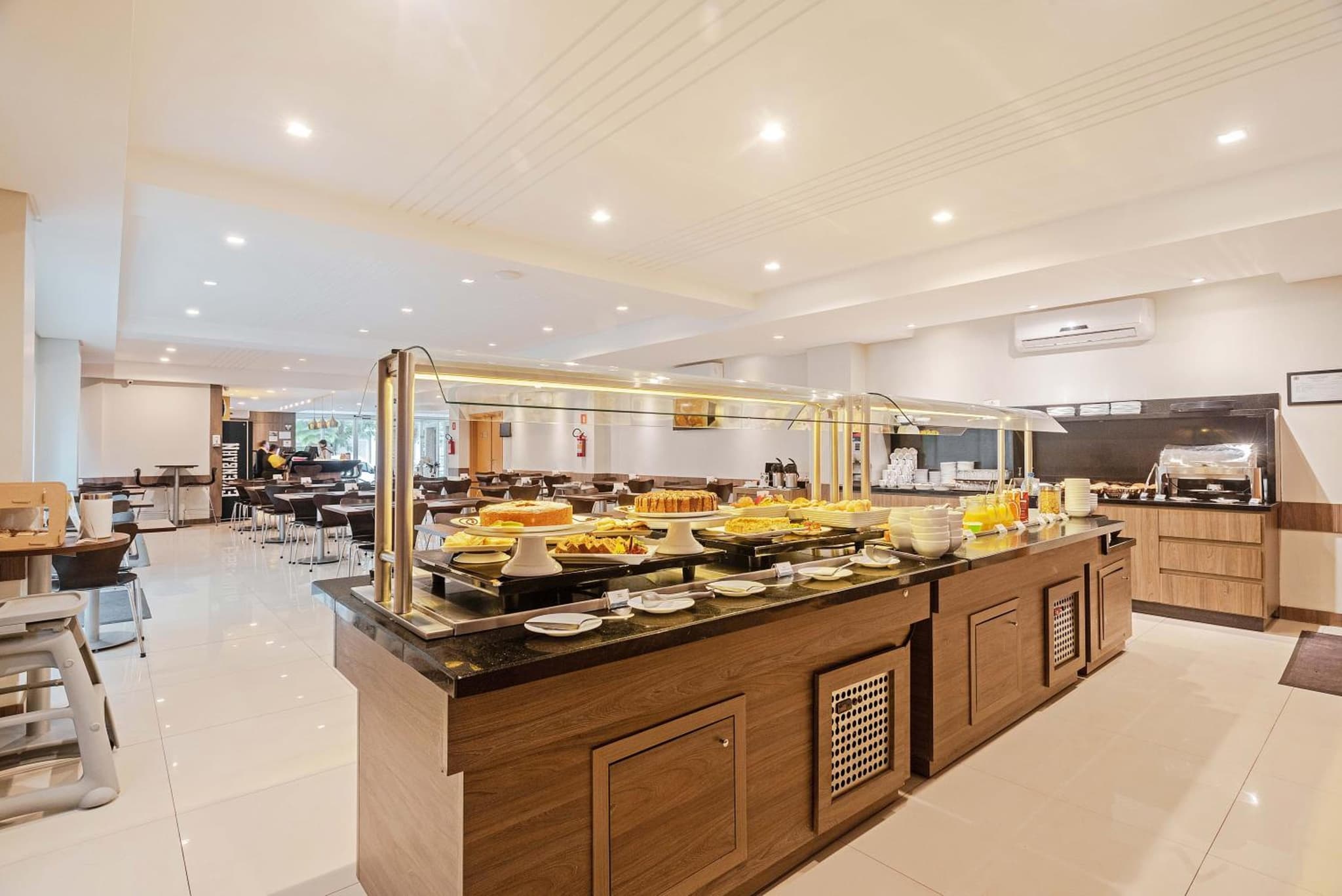 Slim Hotel Curitiba Av das Torres photo 3
