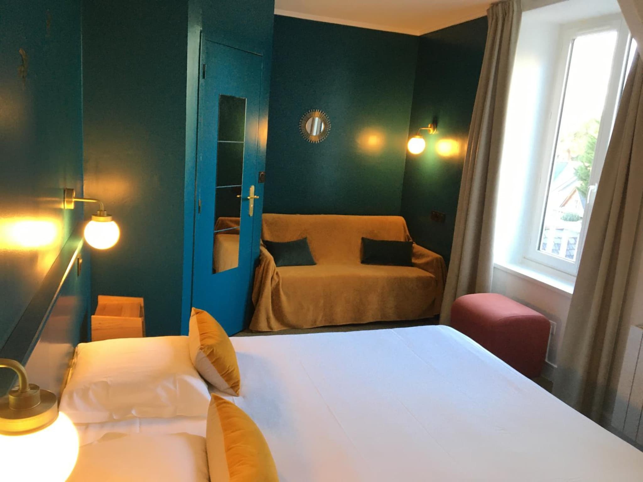 hotel room