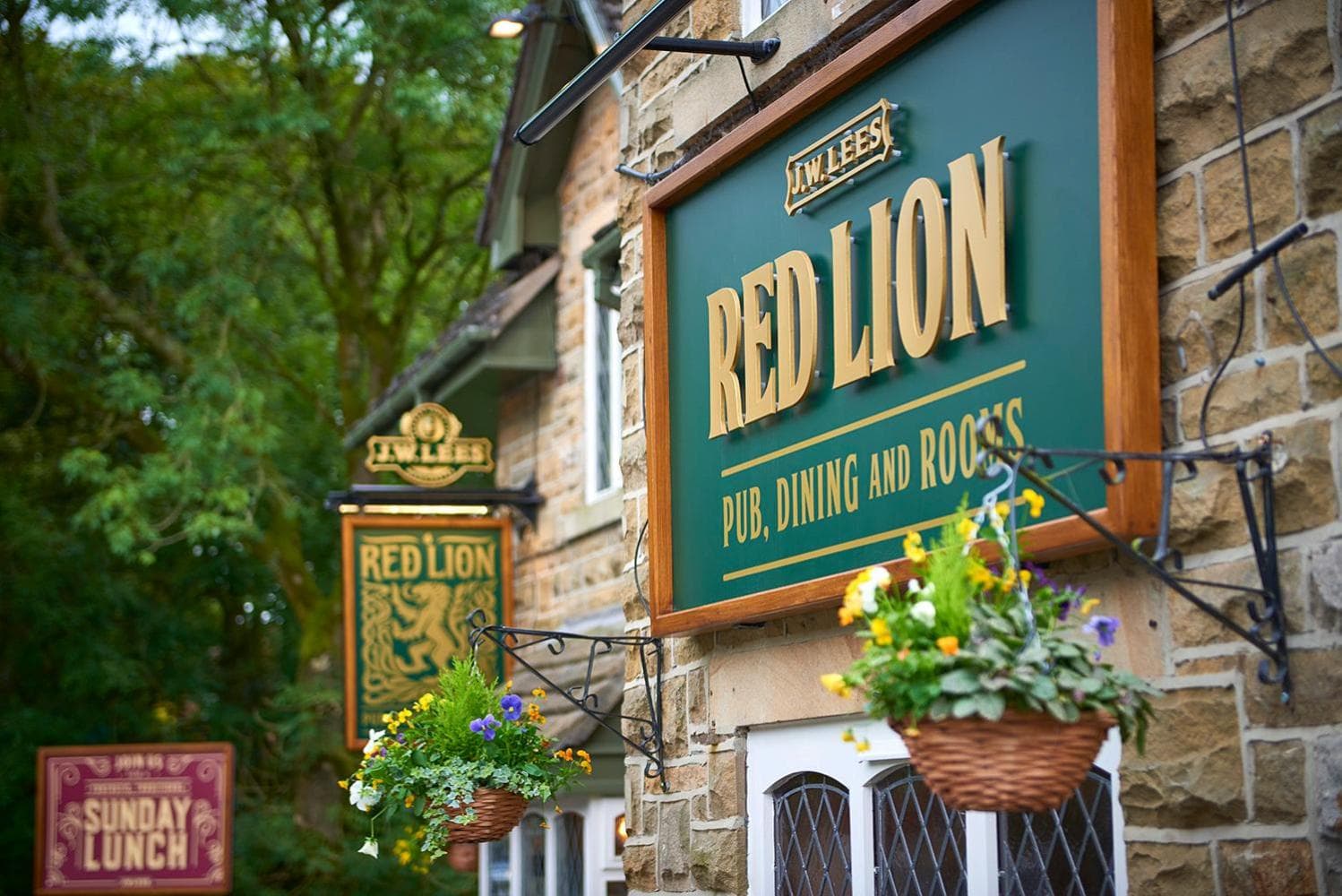 The Red Lion Hawkshaw photo 2