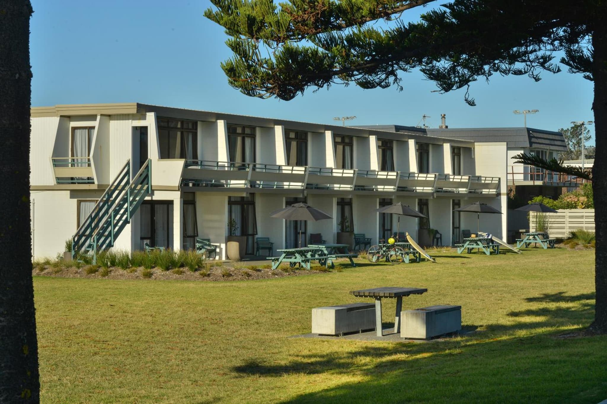 Whispering Sands Beachfront Motel