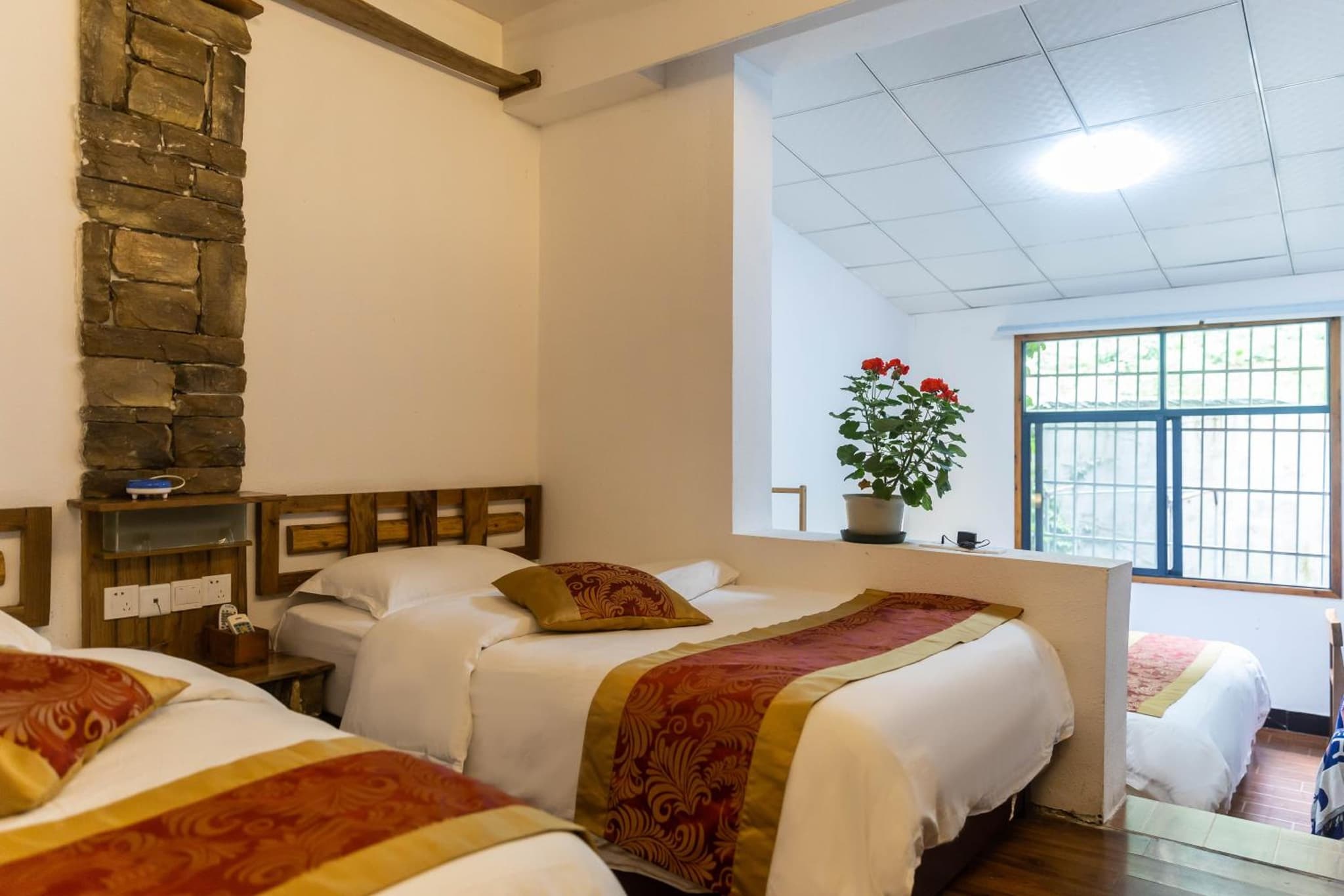 Destination Youth Hostel-Walk 5 minutes to east entrance of national park,Coffee,Book tickets,Laundry service,Experienced tour guide service photo 8