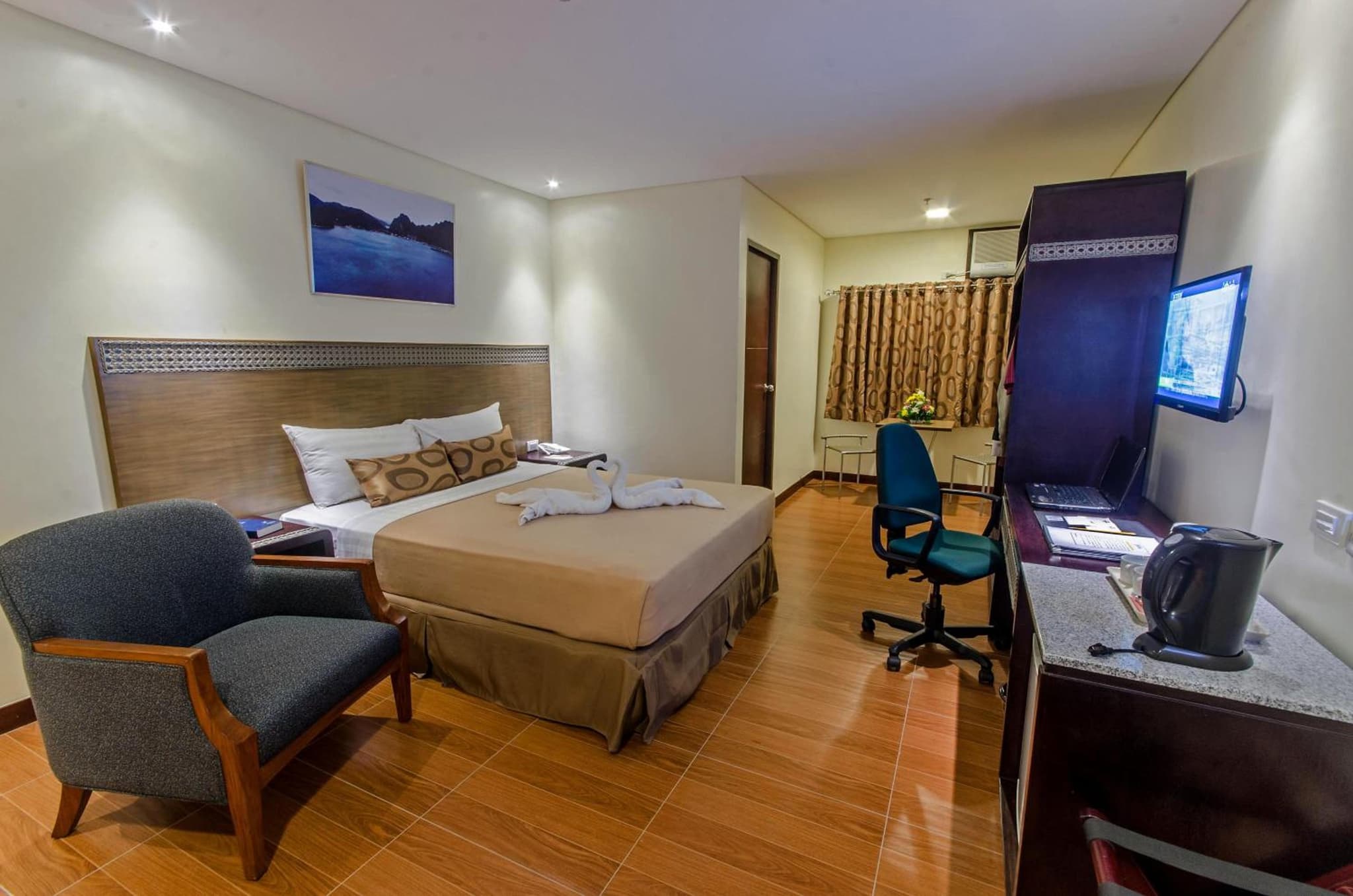 Fersal Hotel - Puerto Princesa photo 2
