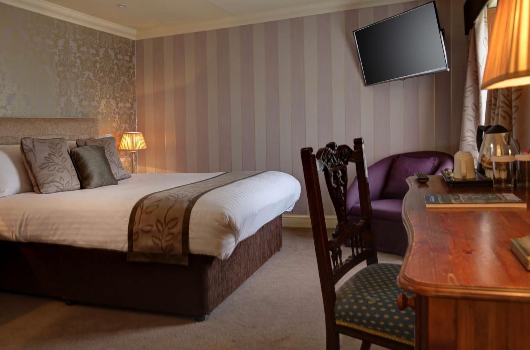 Knights Hill Hotel & Spa photo 3