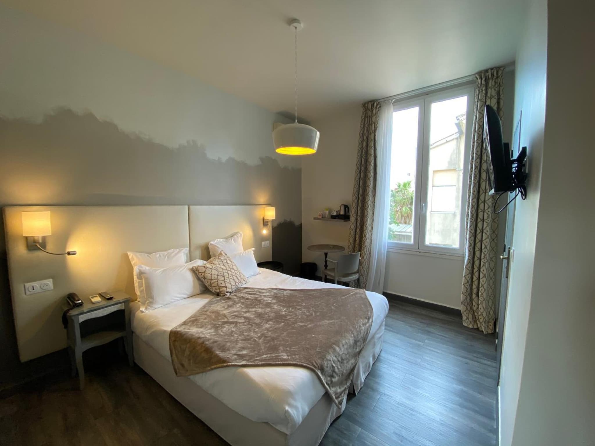 hotel room