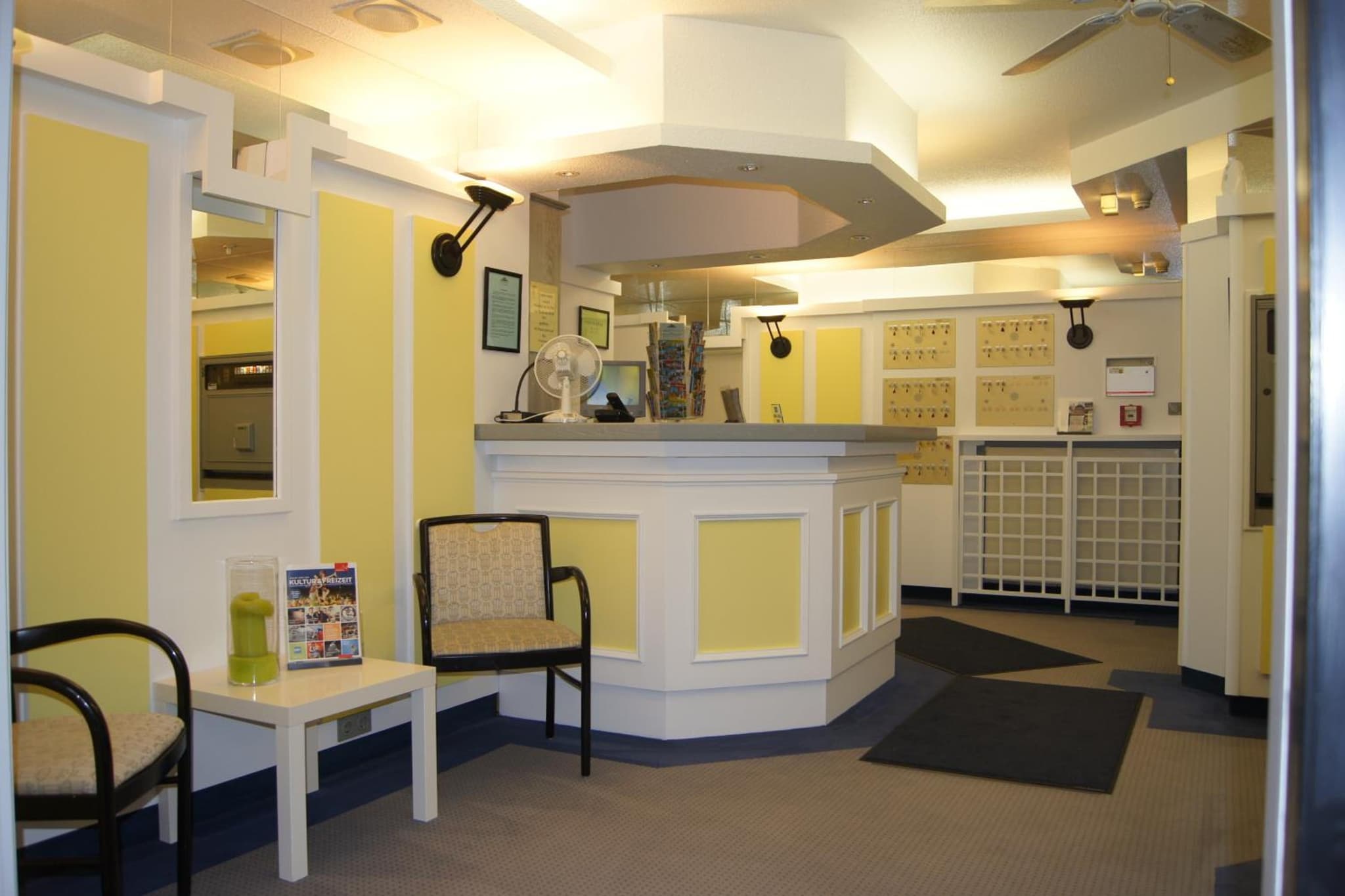 Avenue Hotel photo 6