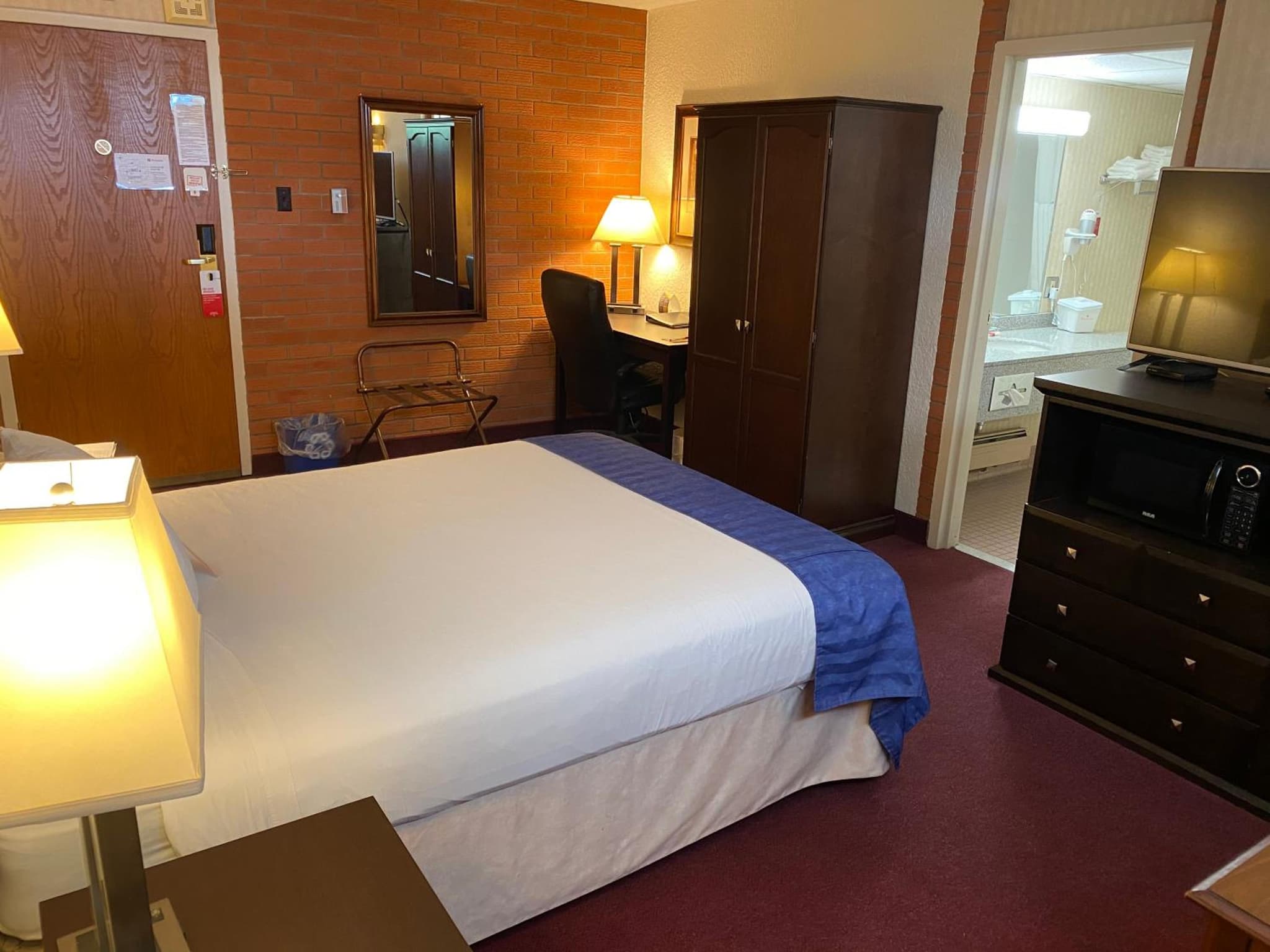 Ramada by Wyndham Lethbridge photo 8