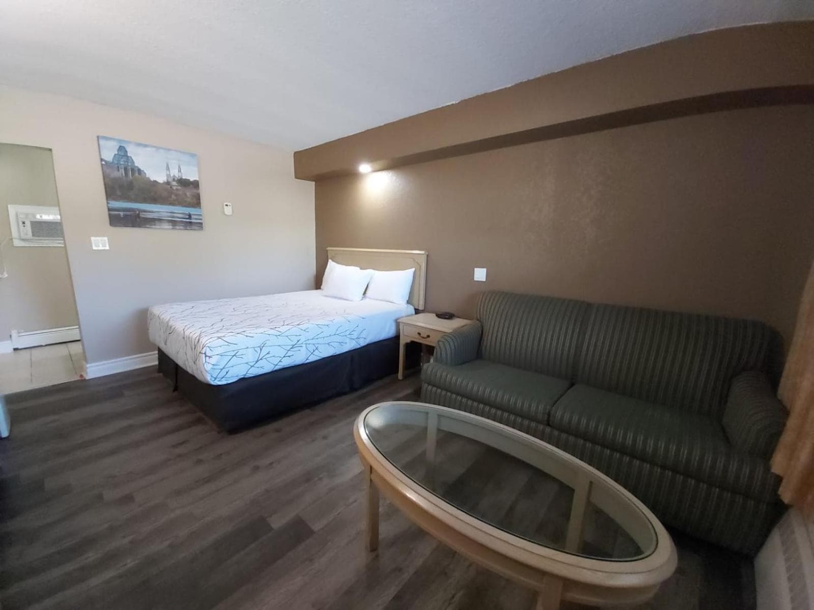 Arnprior Motor Inn photo 9