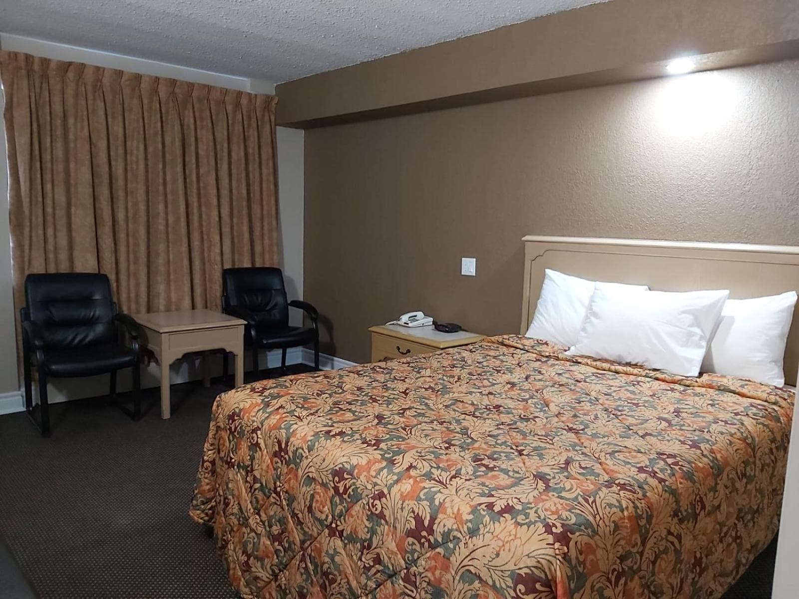 Arnprior Motor Inn photo 4