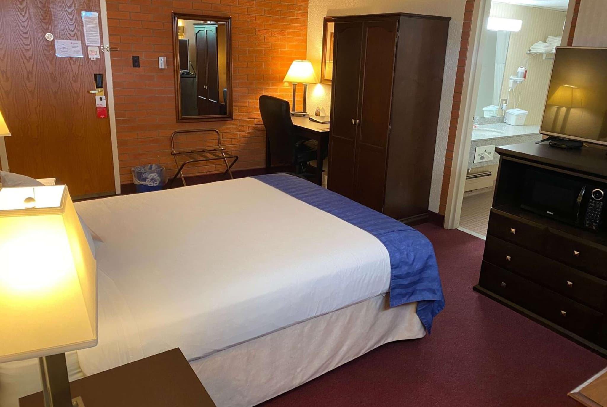 Ramada by Wyndham Lethbridge photo 7