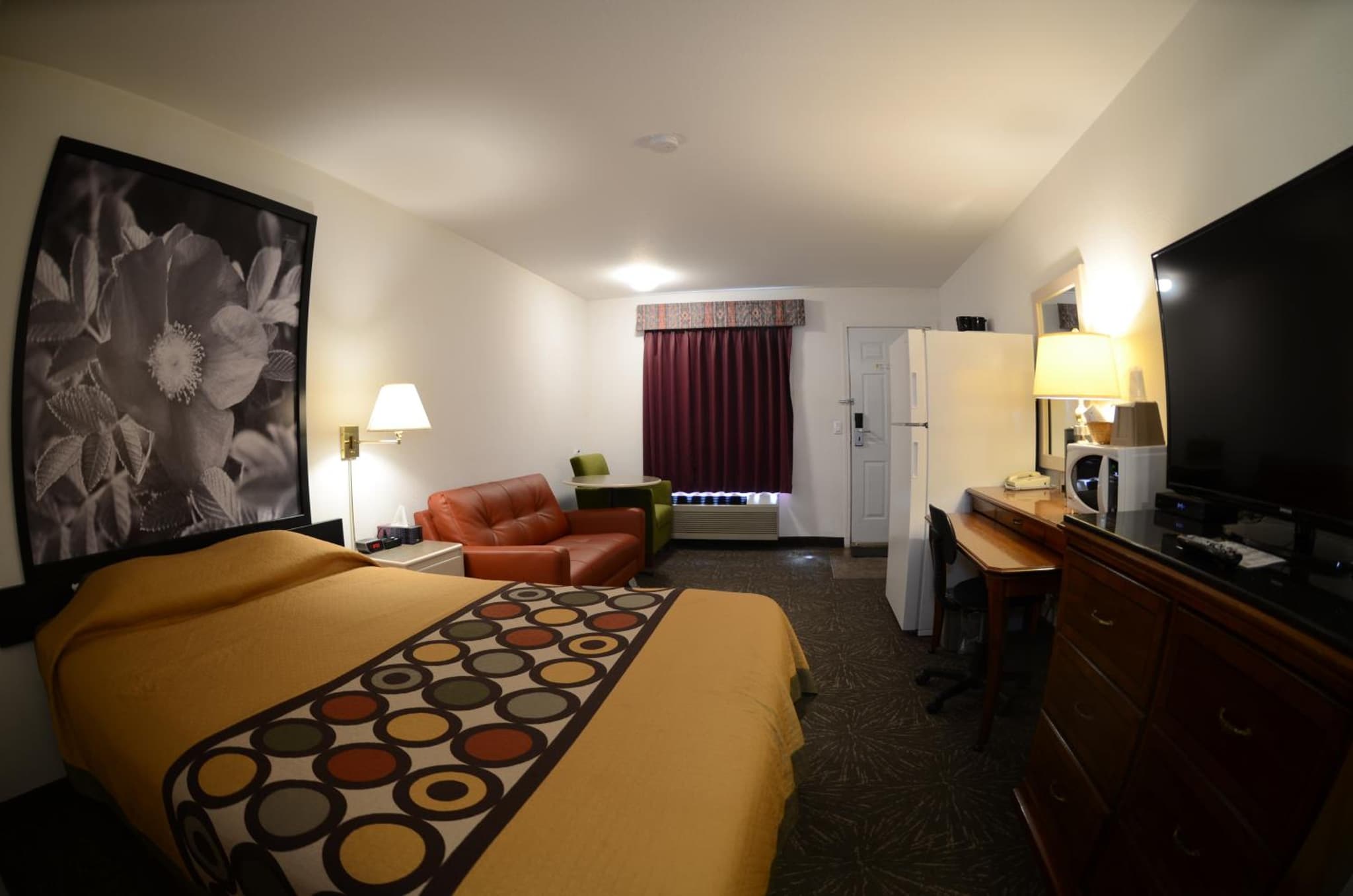 Days Inn by Wyndham Taber photo 9