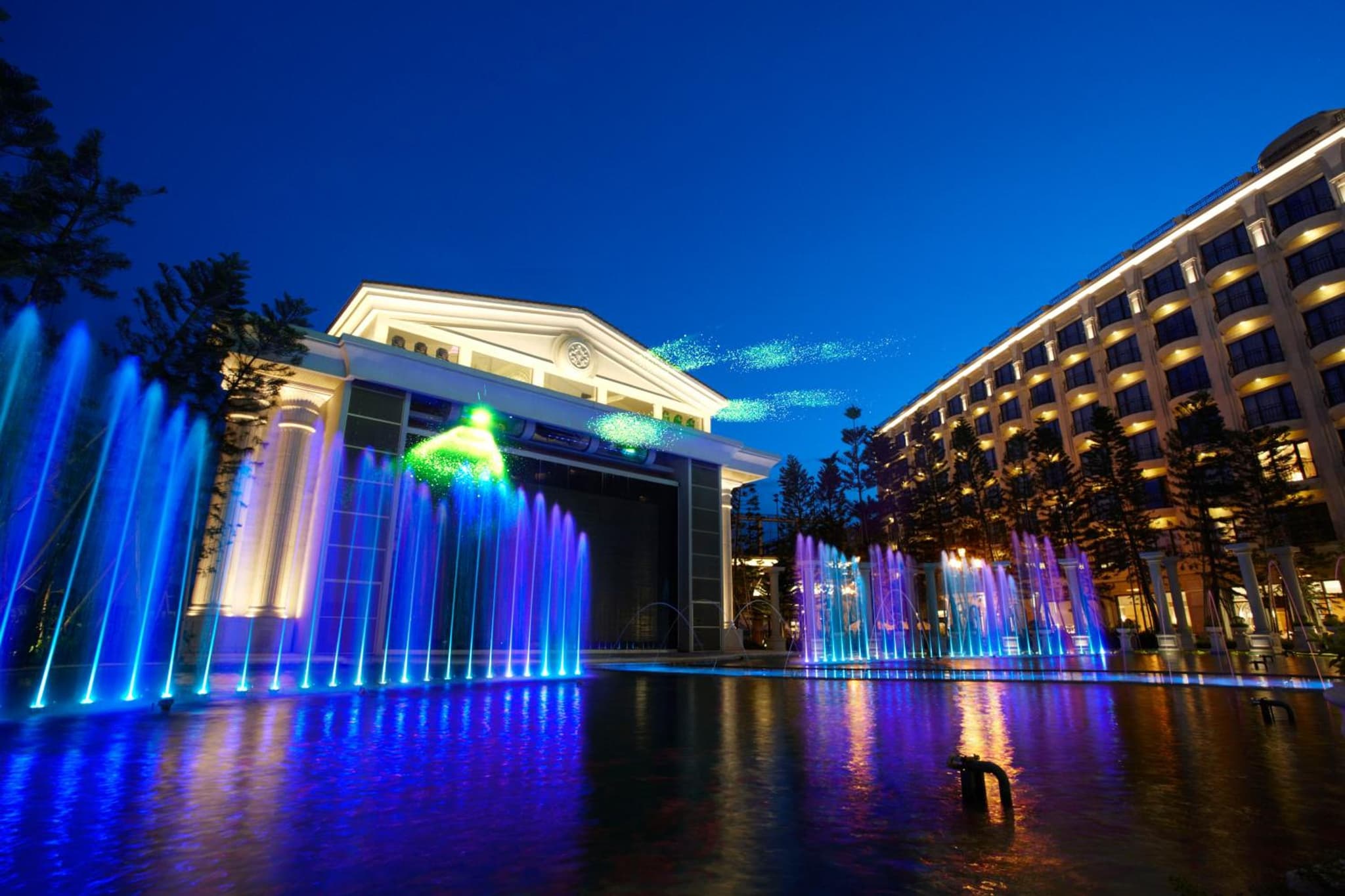 E-DA Royal Hotel photo 9