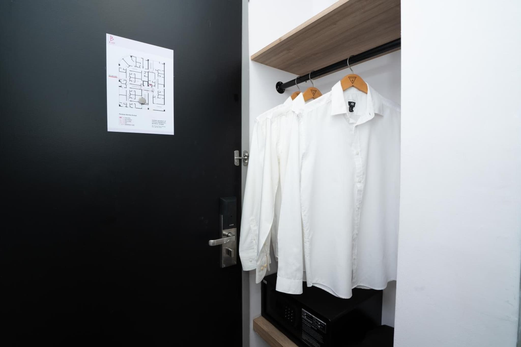B Lot Hotel photo 6